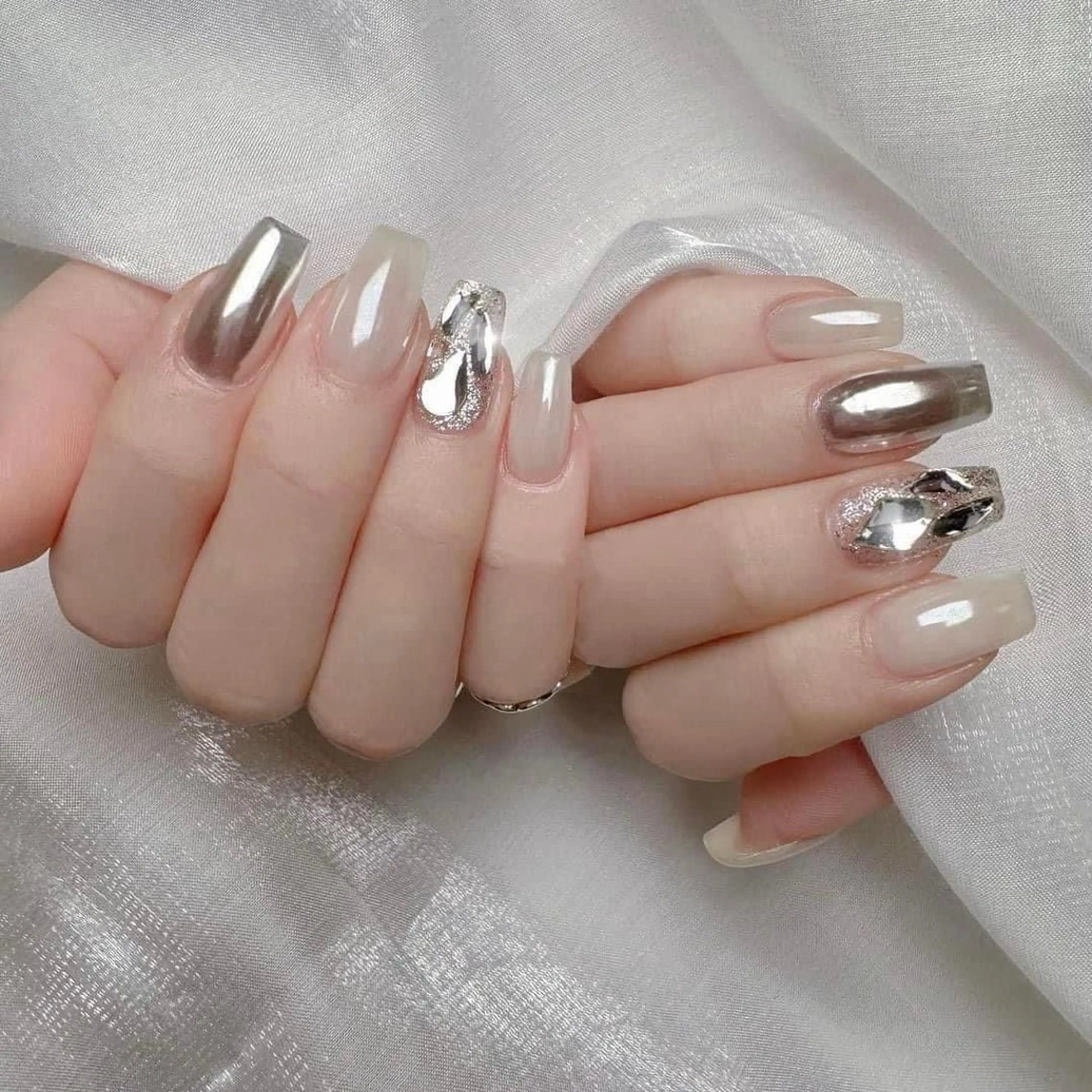 ネイル ハンドネイル Luna nailsのネイルデザイン