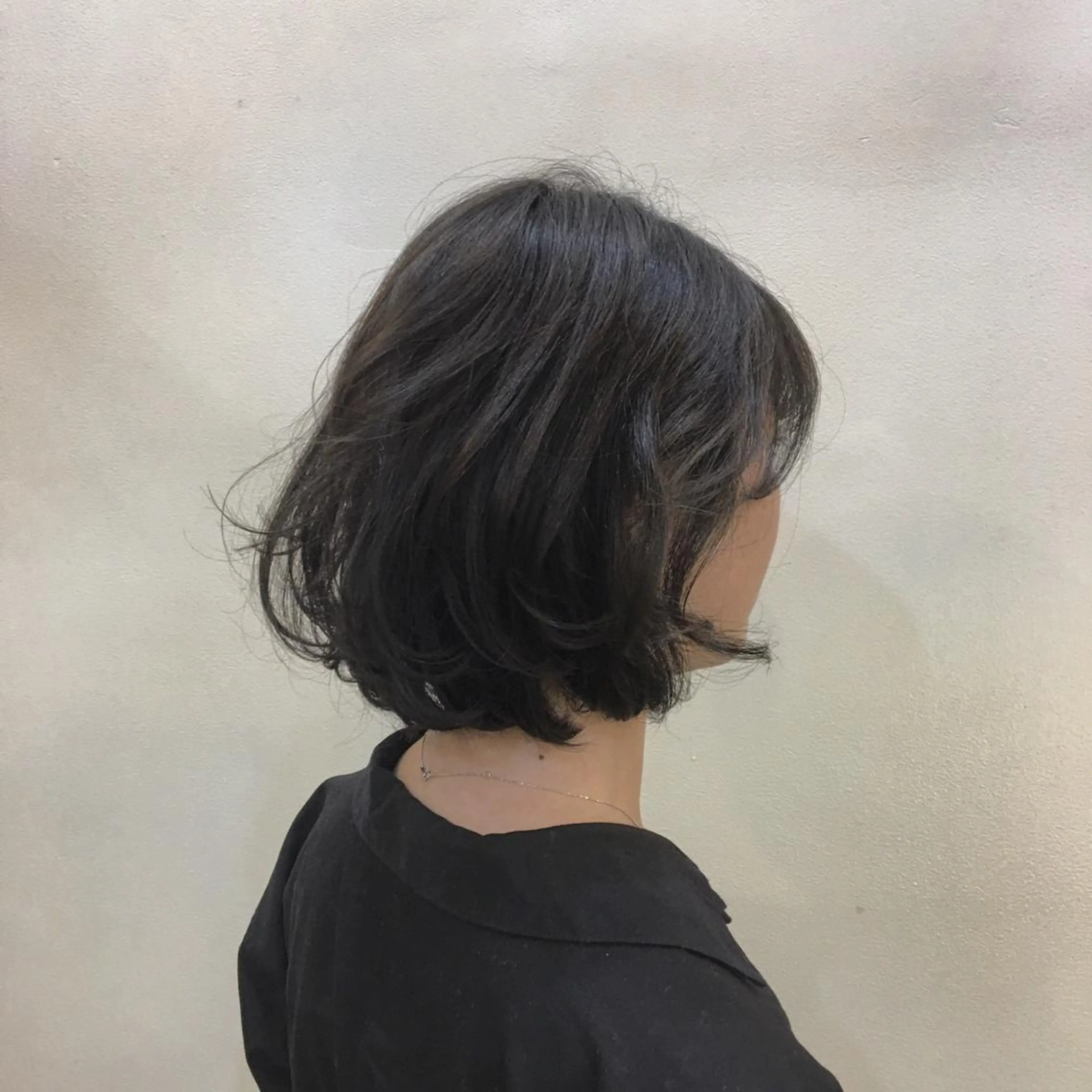 ショート カラー カトウ ユウカのヘアスタイル