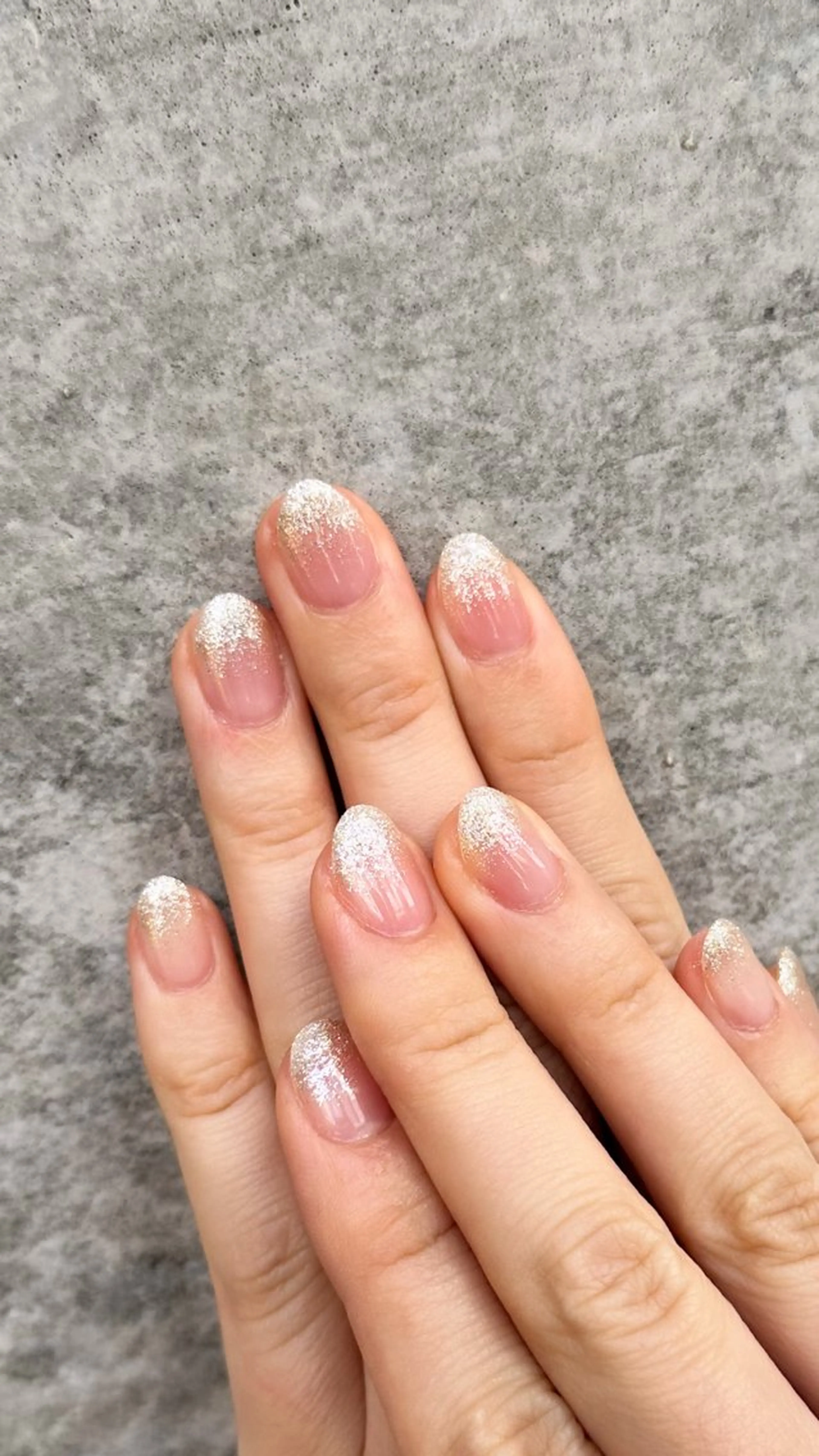 ネイル フットネイル ジェルネイル グラデーション キラキラネイル ラメ(グリッター) ハンドネイル ハンドケア unopulir YUUNAのネイルデザイン