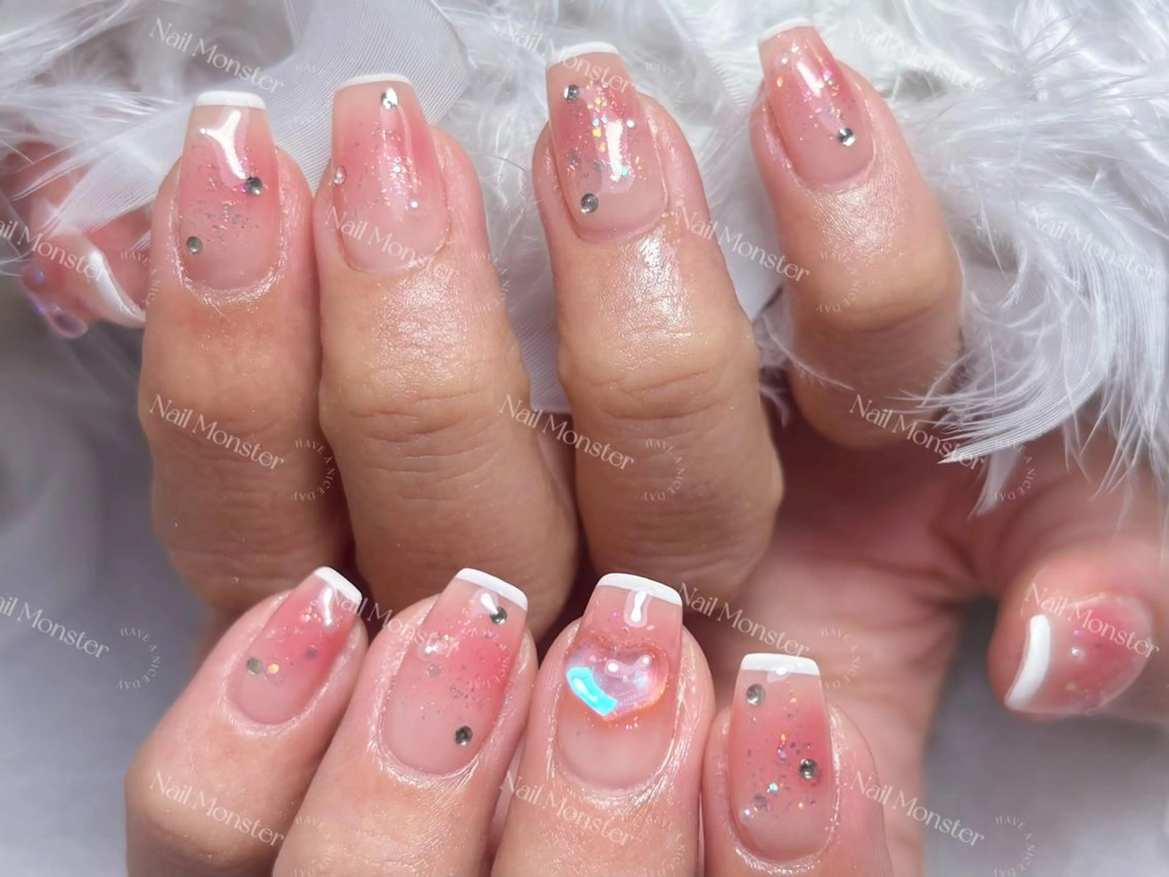 ネイル アートネイル オーロラネイル ガーリー キラキラネイル 韓国ネイル Nail Monsterのネイルデザイン