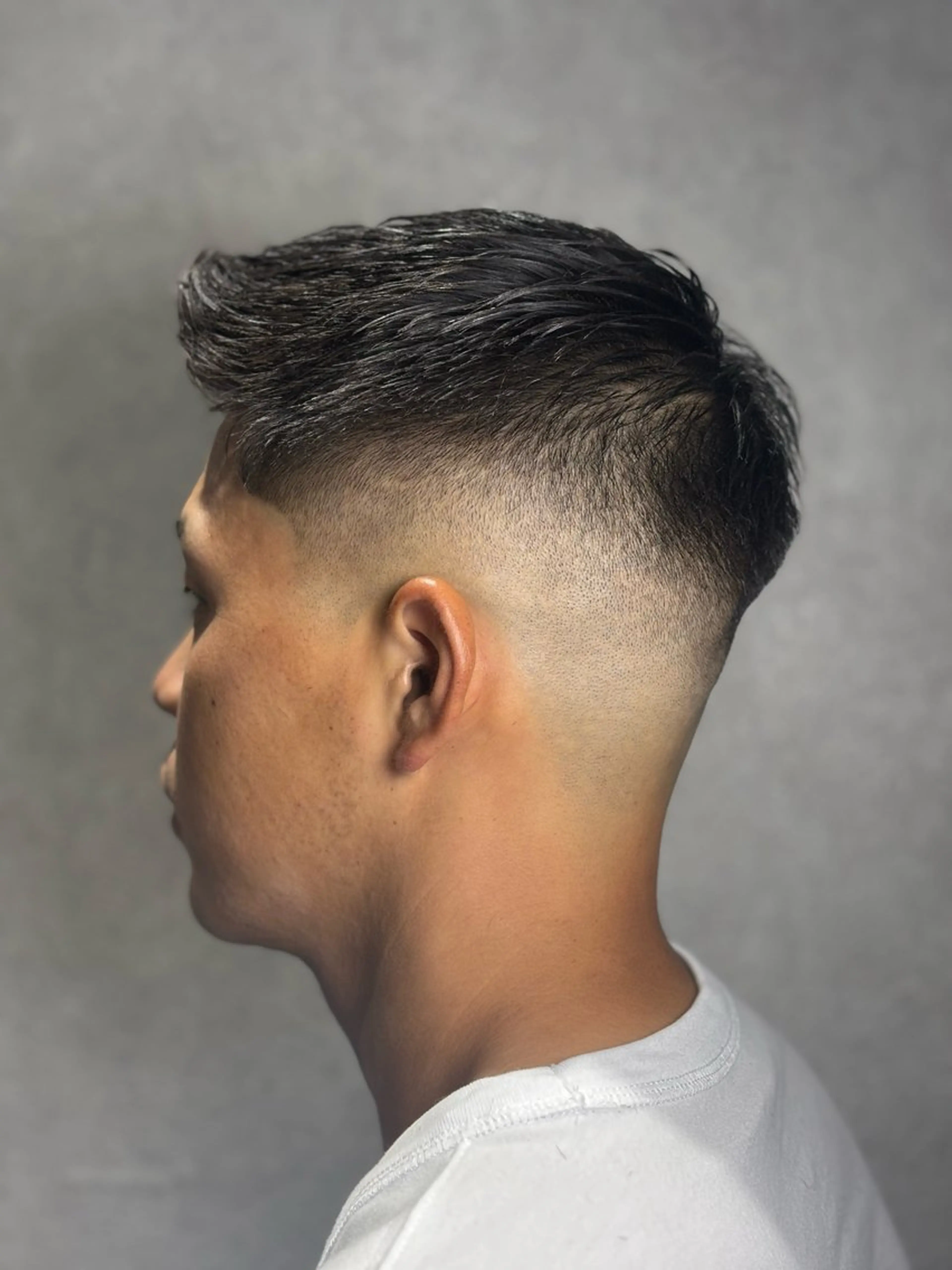 メンズ フェードカット BARBER MAKI所属・牧 龍佑のヘアスタイル