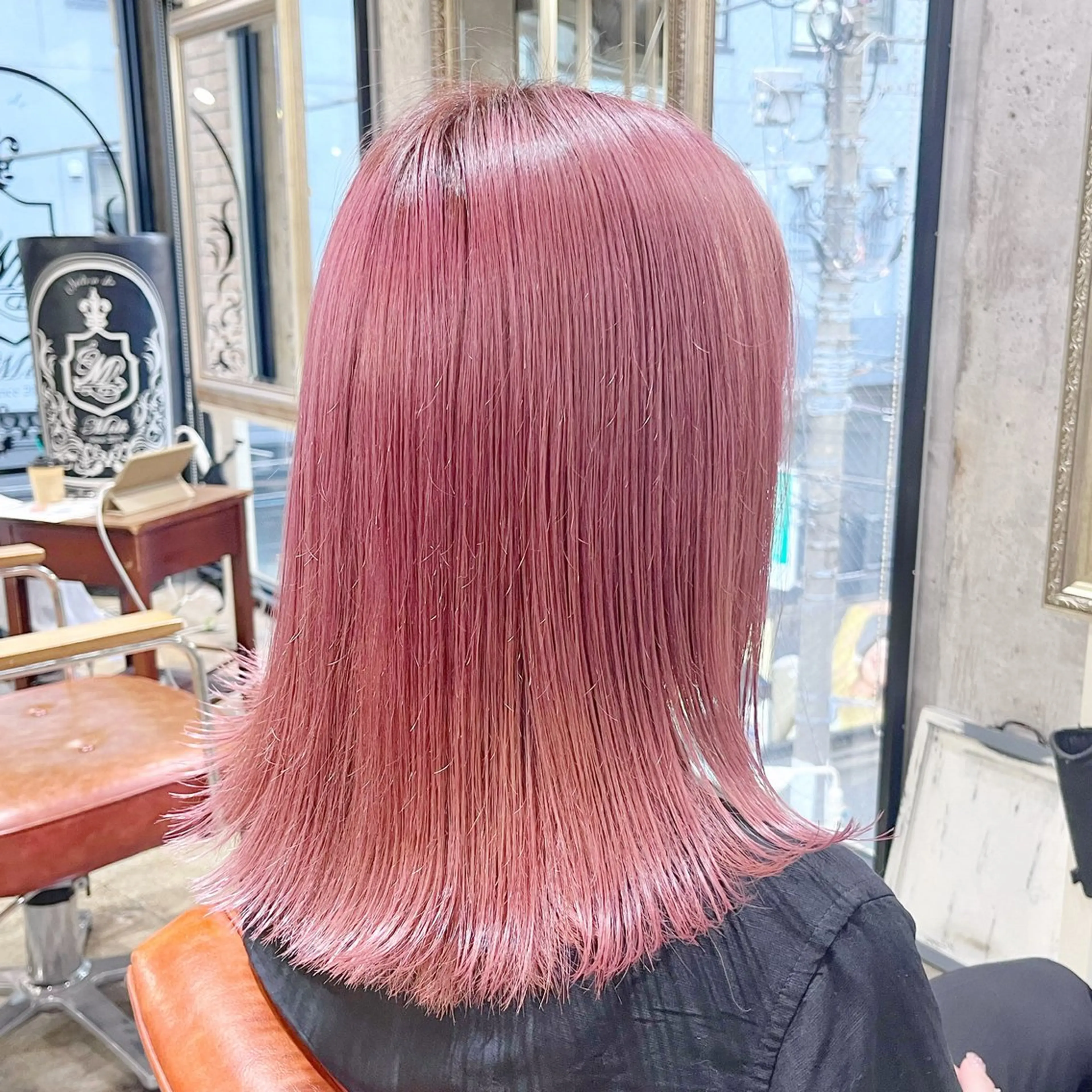 ミディアム カラー ヘアアレンジ ブリーチ ヘアカラー ピンクカラー🩷 ヘアセットＮＯ.1のヘアスタイル