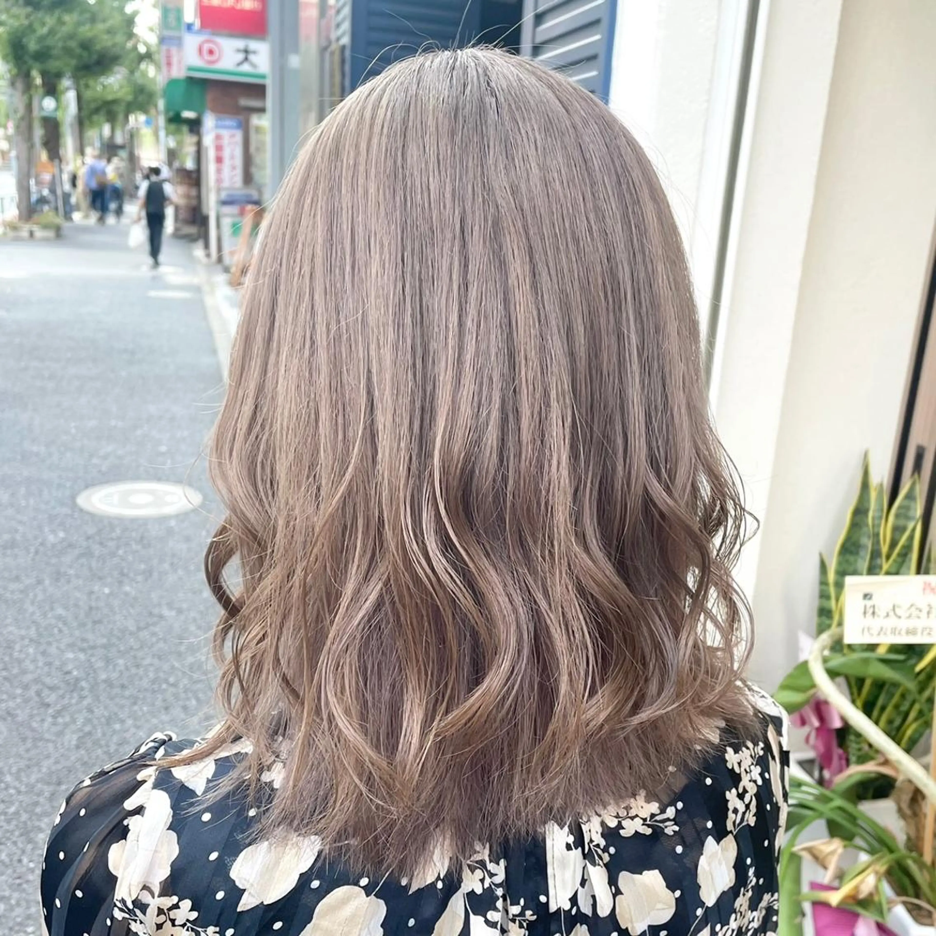 セミロング カラー ヘアカラー トリートメント 🎀モテ髪ヘア🎀 鴻巣 実香のヘアスタイル