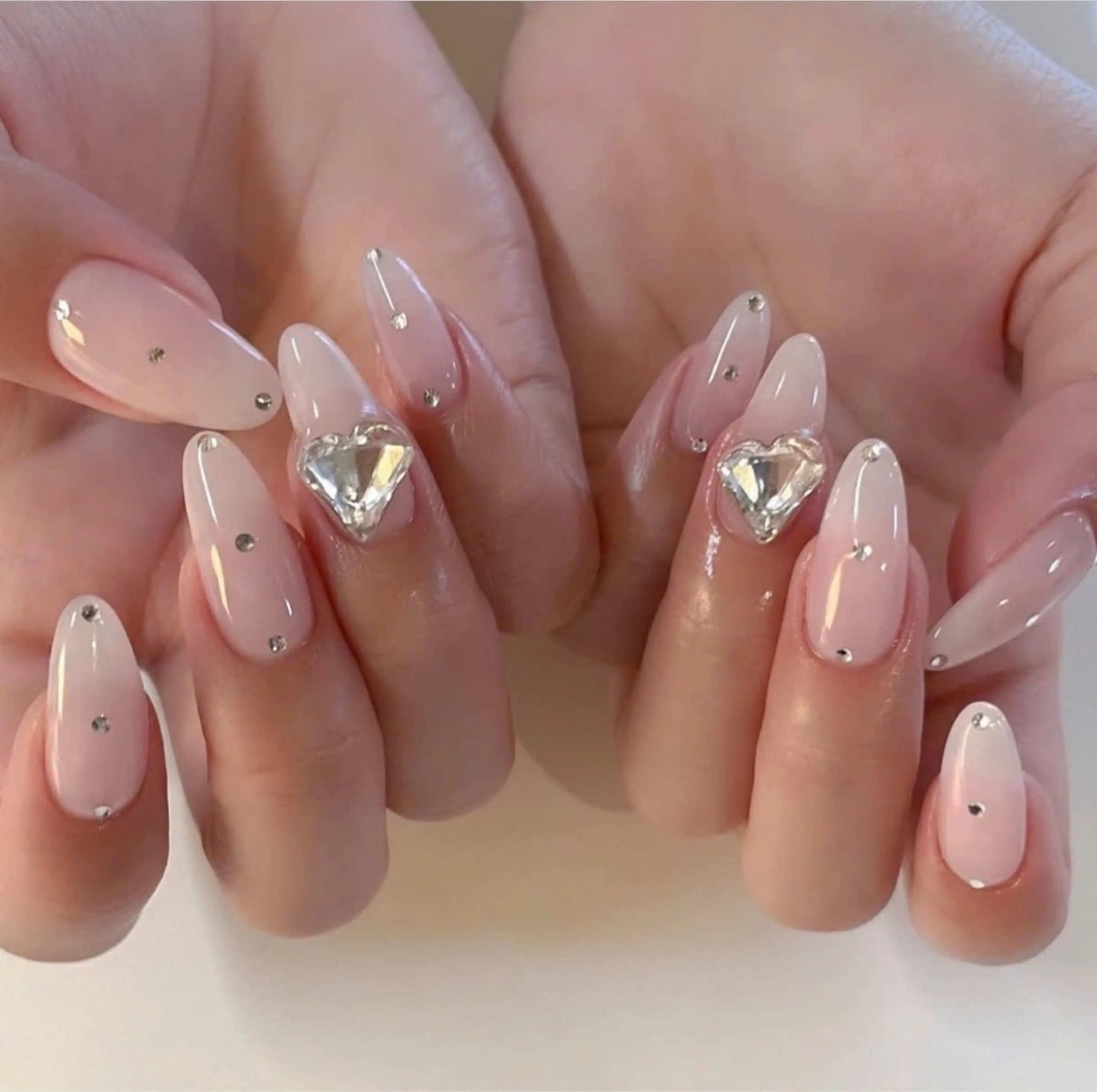 ネイル アニマル柄 オーロラネイル チークネイル フラッシュネイル ジェルネイル ハンドネイル Lyna Nail のネイルデザイン