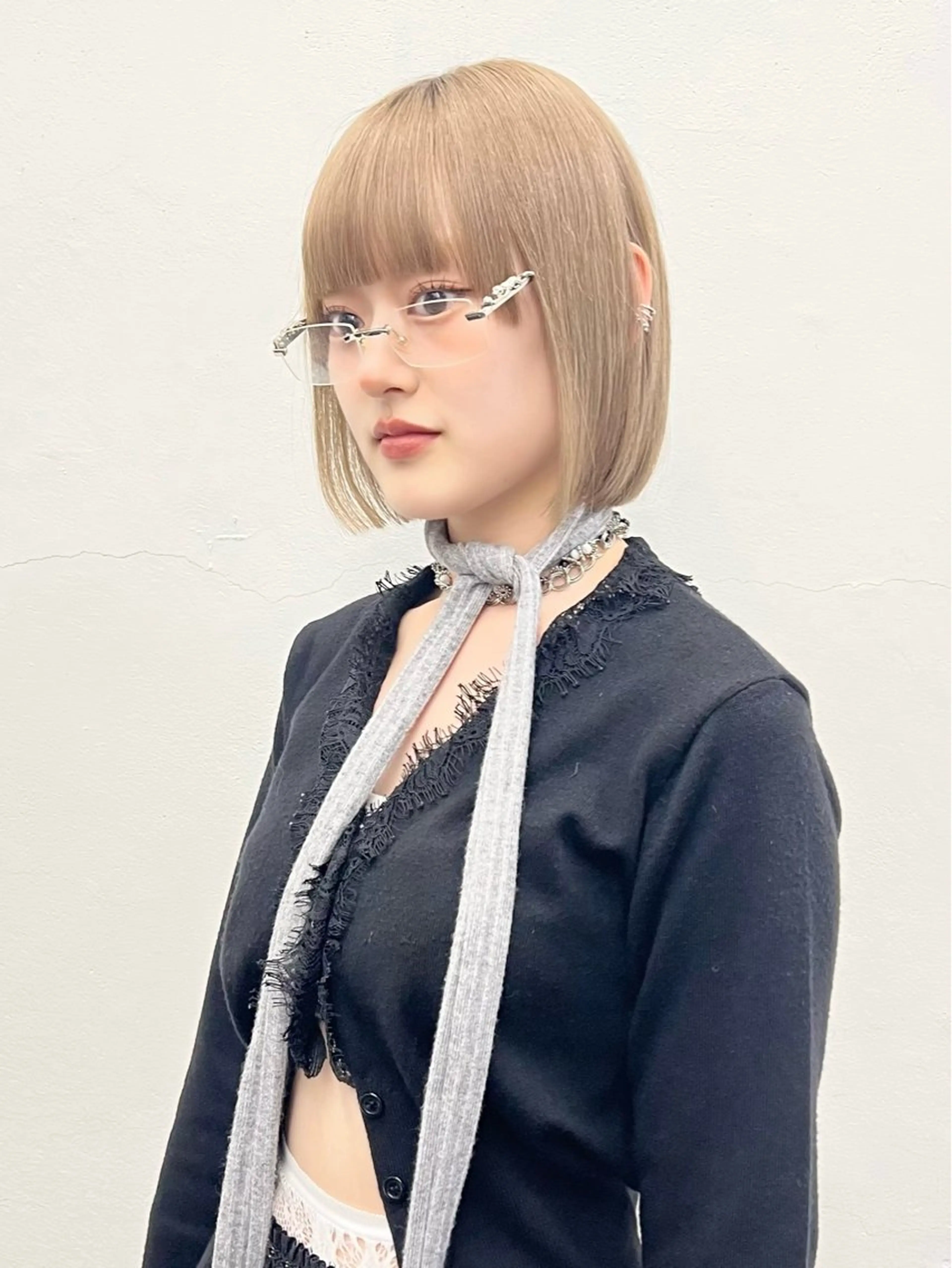 ショート カラー アッシュ ベージュカラー ブリーチ ブロンド ケアブリーチ カット ヘアカラー トリートメント HARU//原宿🤍 リピート率NO.1のヘアスタイル