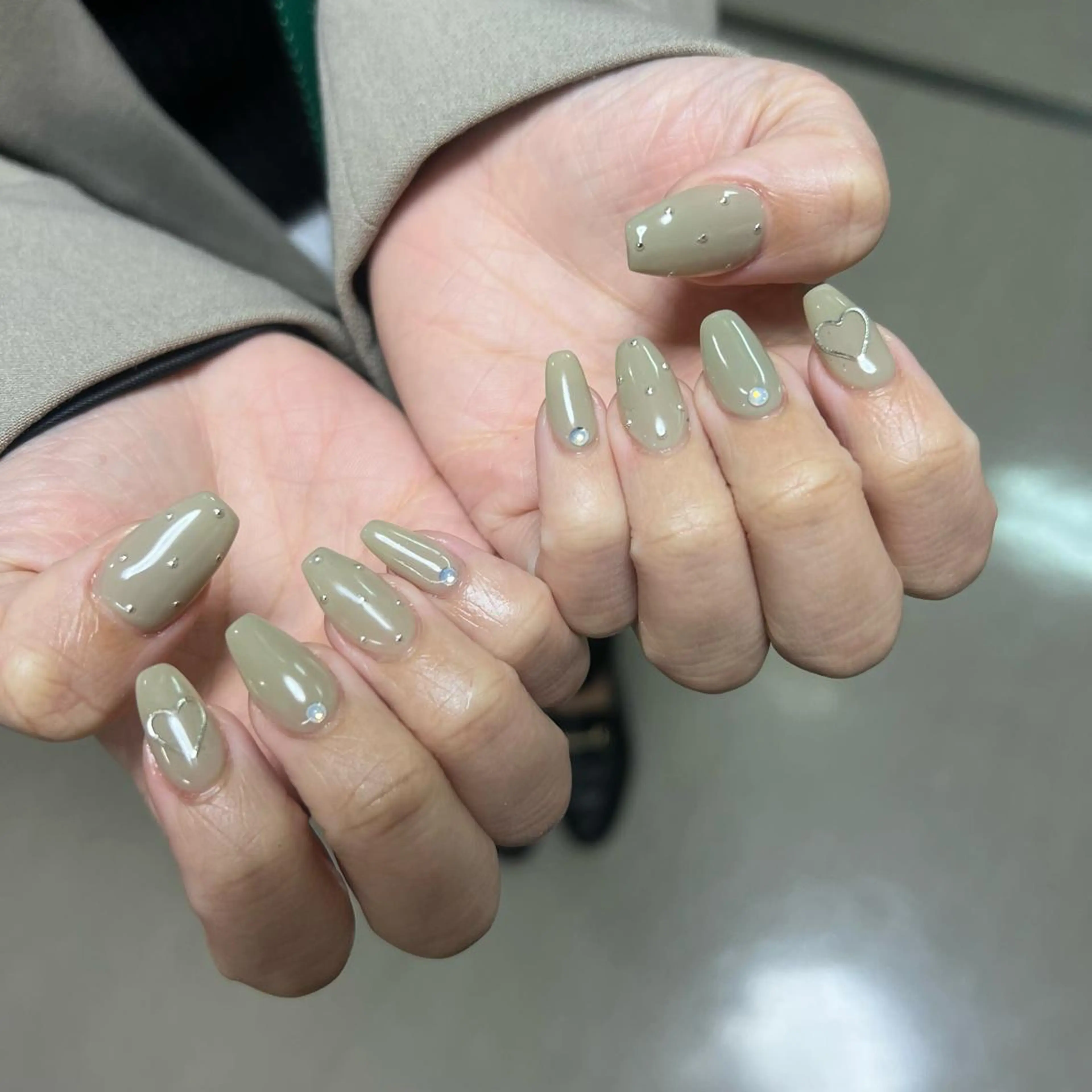 ネイル アートネイル ブラウン ジェルネイル 韓国ネイル 持ち込み ハンドネイル nail salon mieux(ミュー)のネイルデザイン