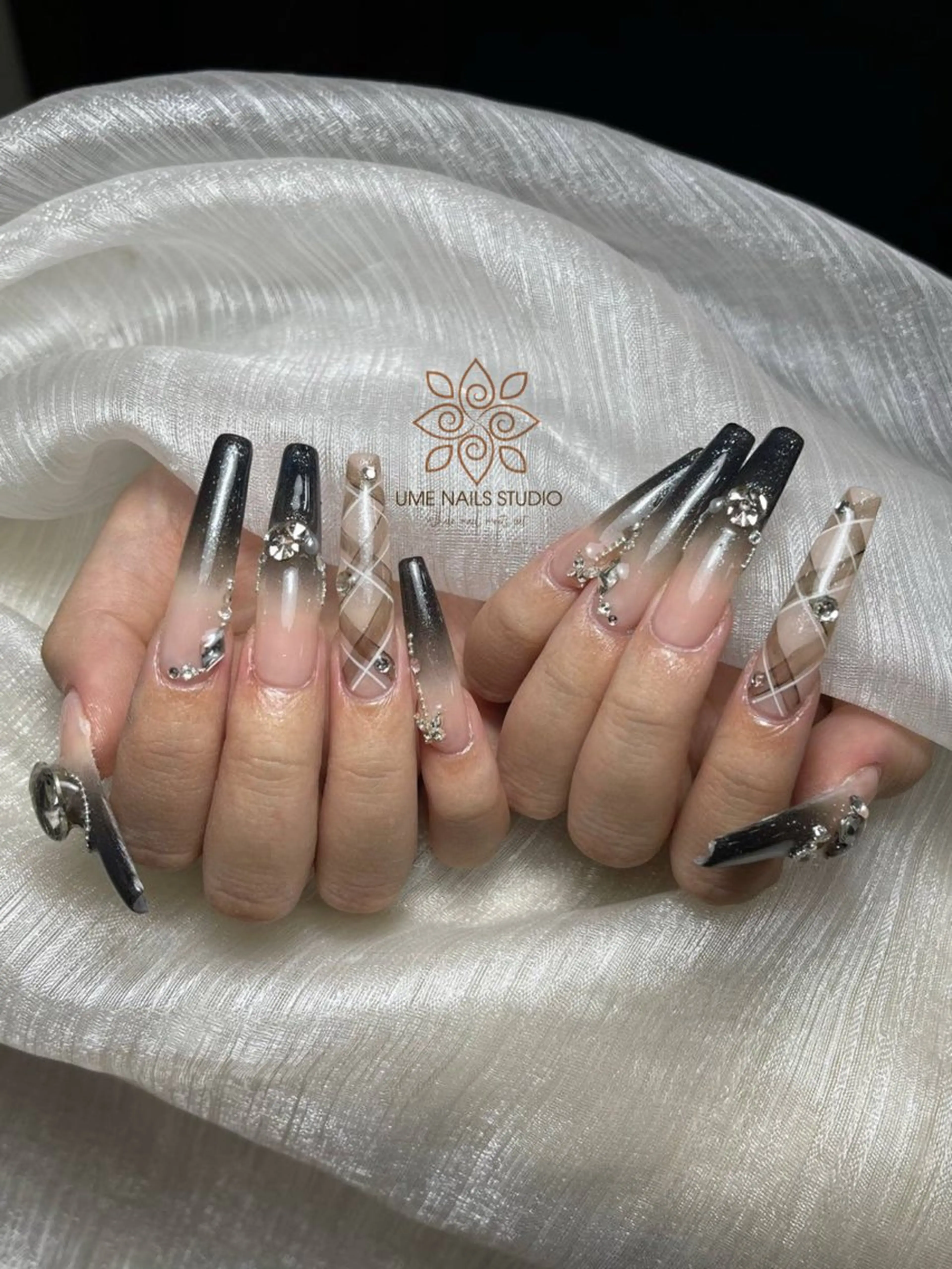 ネイル チークネイル クリアネイル ガーリー キラキラネイル 韓国ネイル ハンドネイル Ume Nail Studioのネイルデザイン