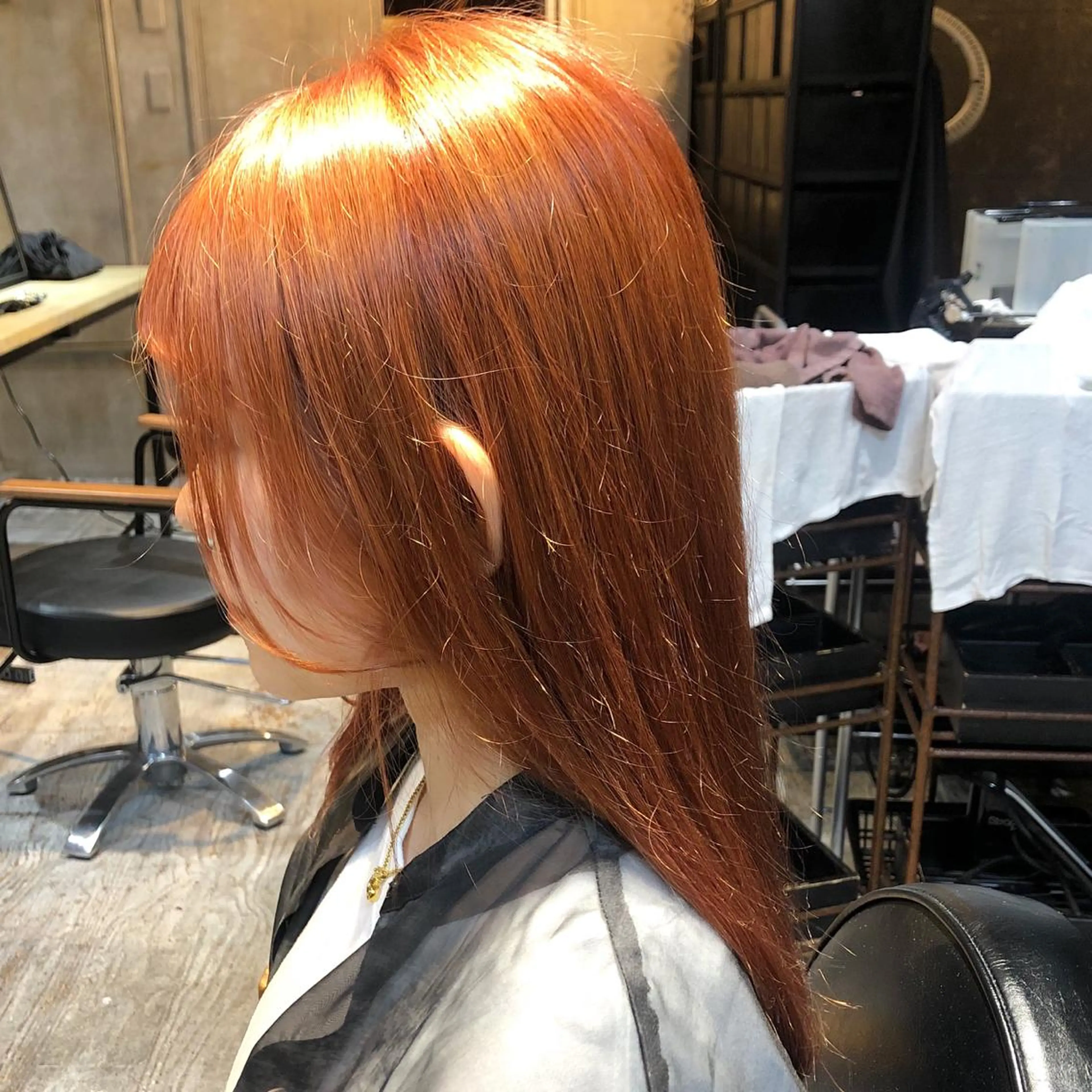 セミロング 大橋 美咲のヘアスタイル
