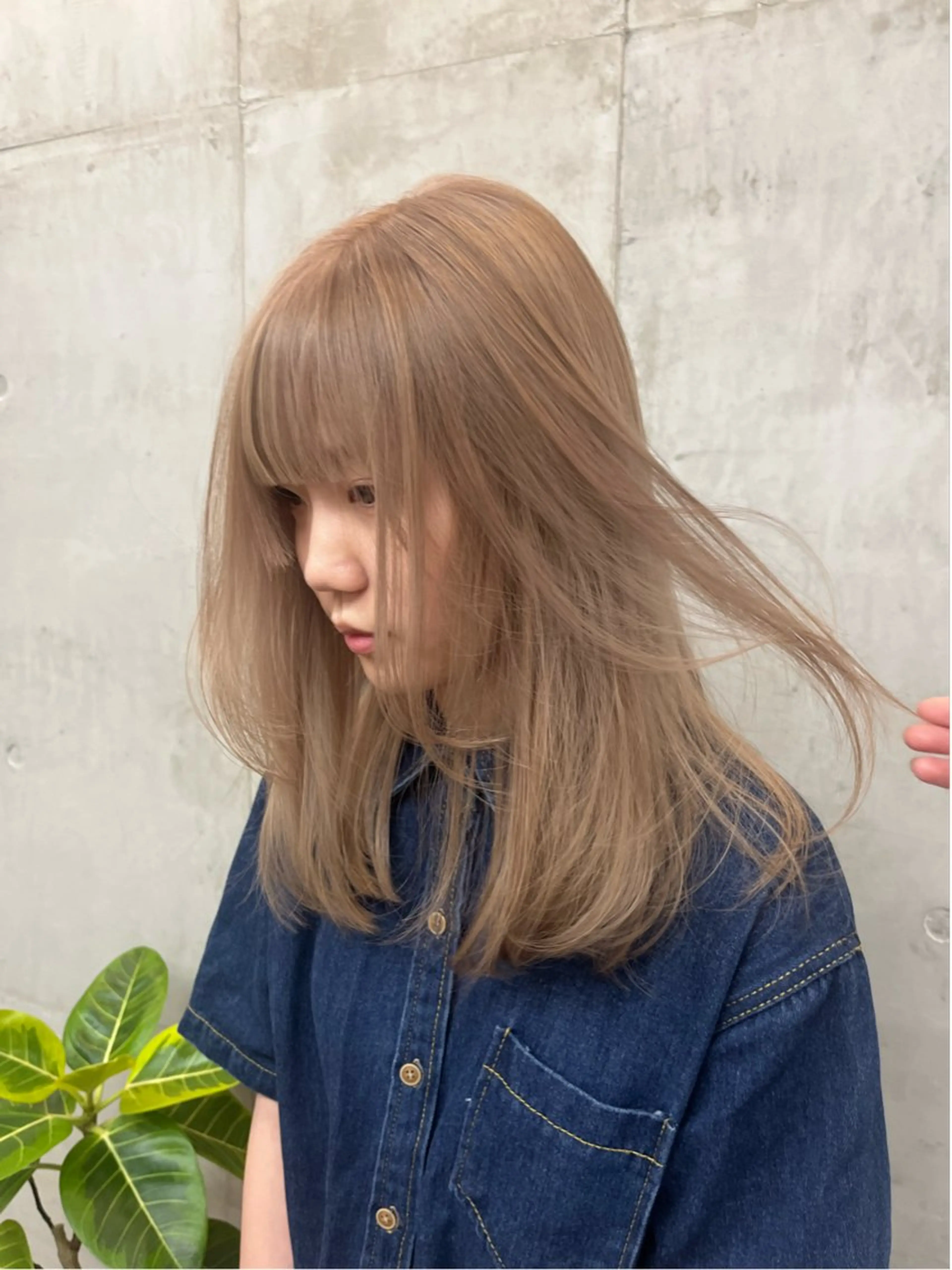 セミロング 顔周りカット ヘアカラー SALT WATER所属・🫐 𝐌𝐚𝐨 🫐ボブモデル募集のヘアスタイル