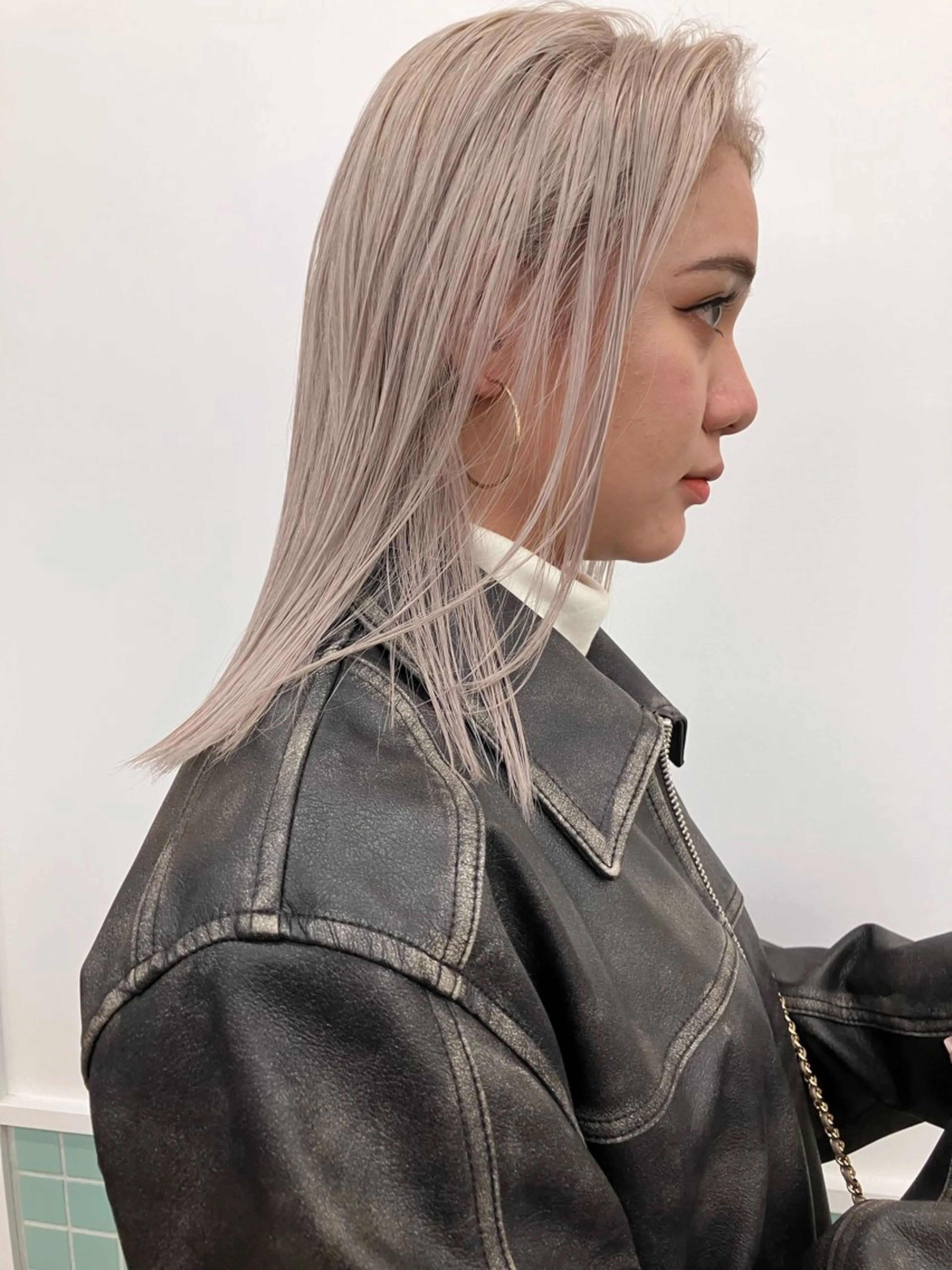 ミディアム カラー 抜け感ハイトーン / ケアブリーチ/ユウキのヘアスタイル