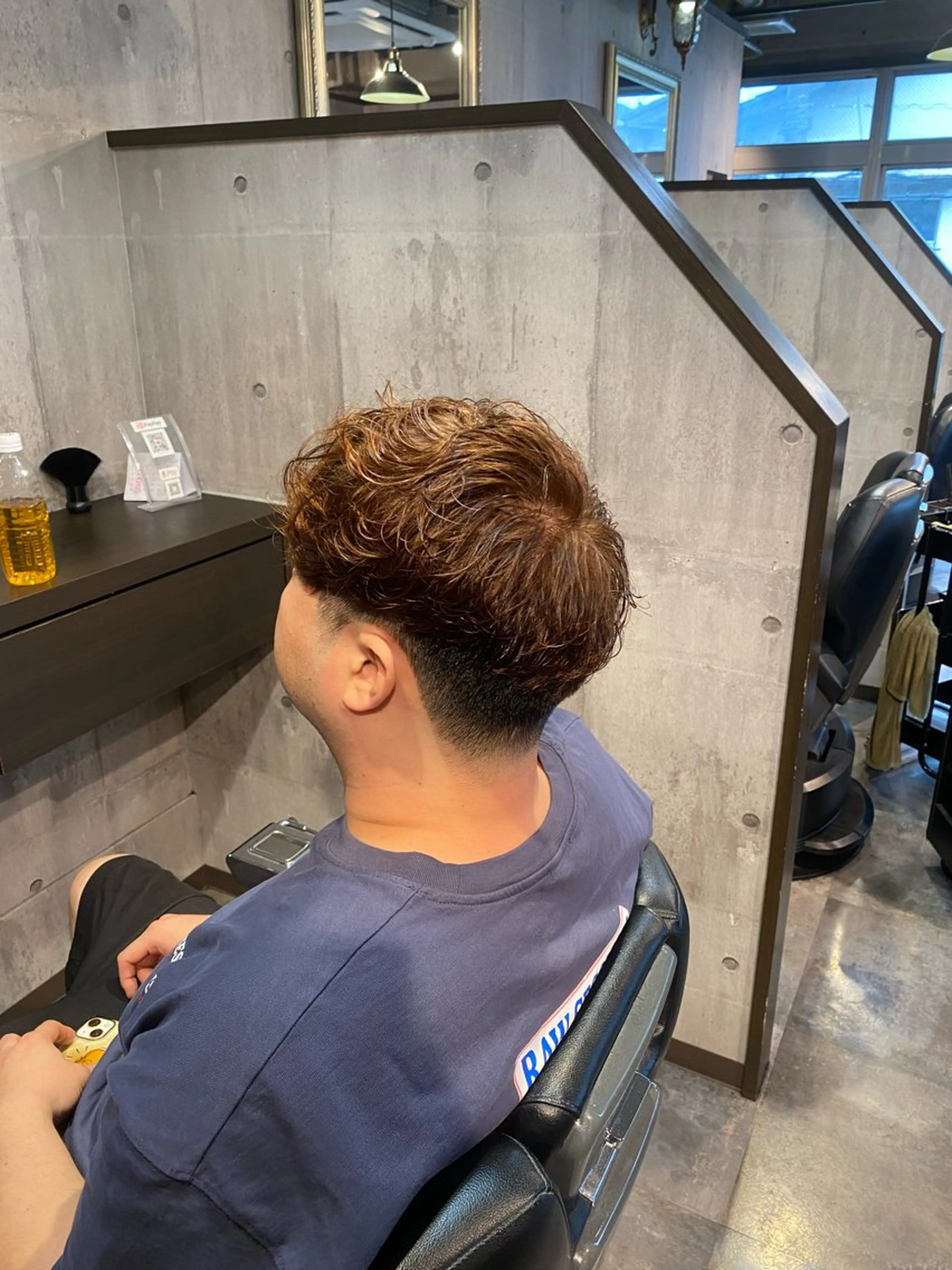 ミディアム カラー パーマ メンズ ミディアムパーマ メンズパーマ スペインカール カット ヘアカラー SWELL  七隈四つ角店所属・SWELL アトムのヘアスタイル