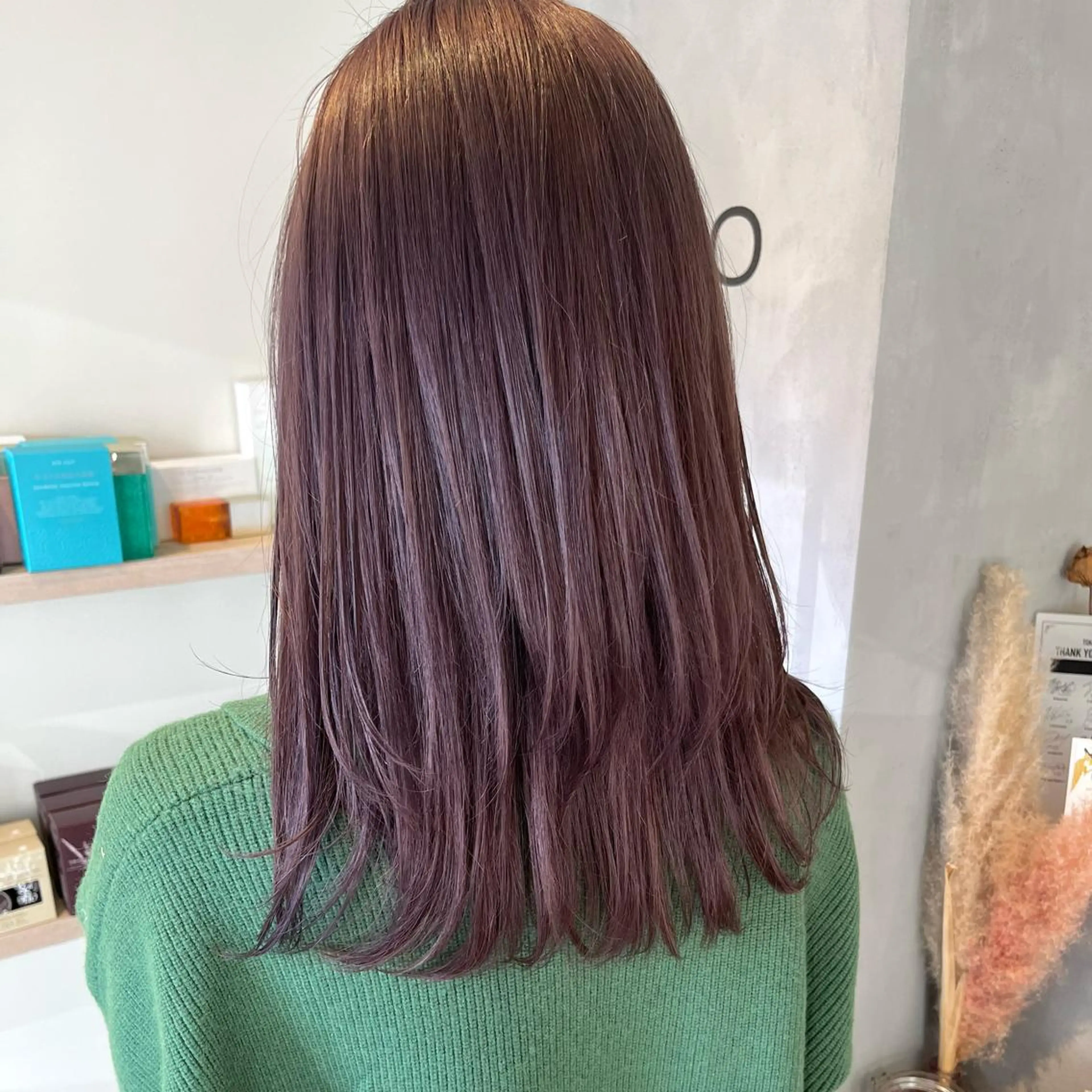 セミロング カラー ベージュカラー ブリーチ ラベンダーカラー ラベンダーベージュ ヘアカラー mai ROCCOのヘアスタイル