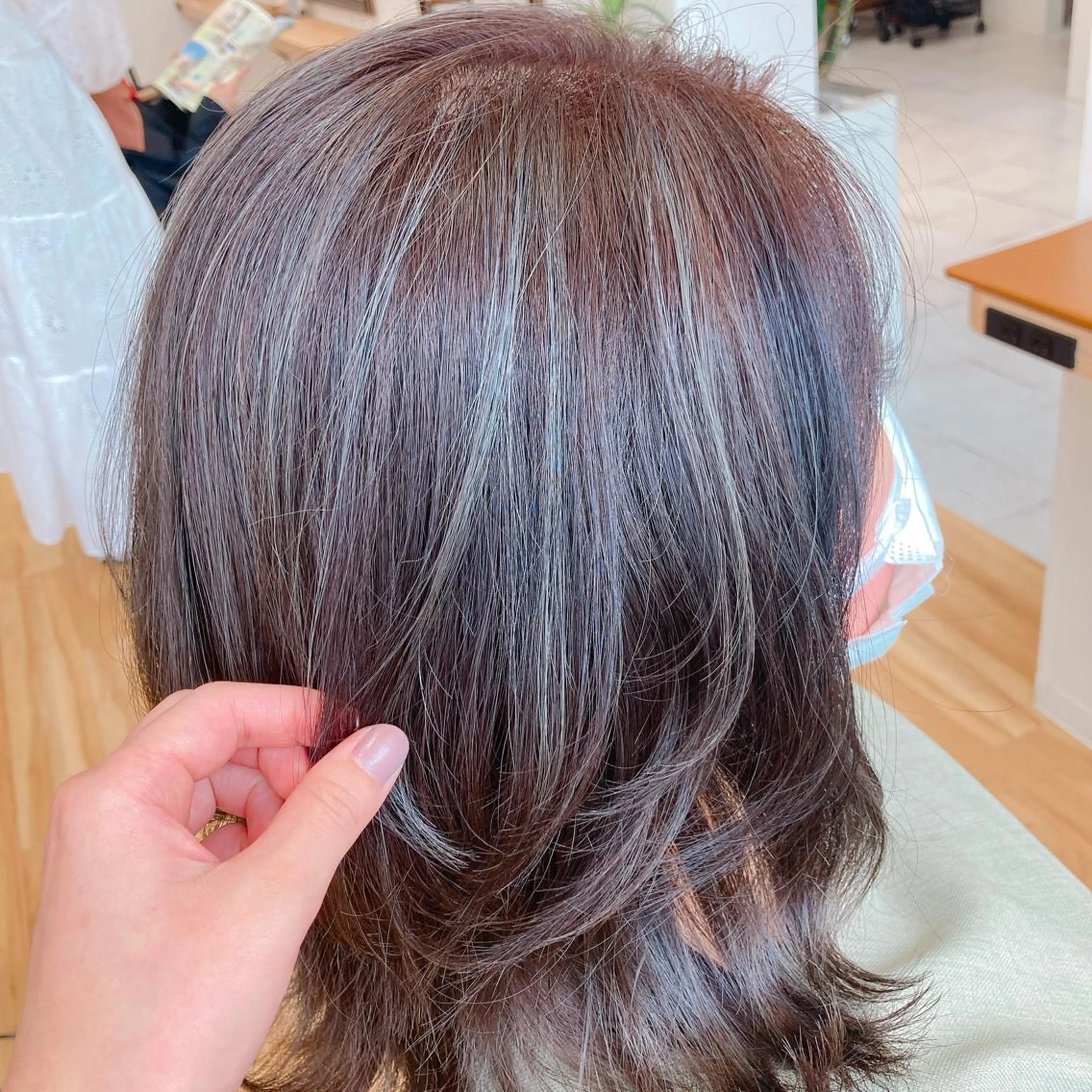 カラー ハイライトカラー 神田 菜々子のヘアスタイル
