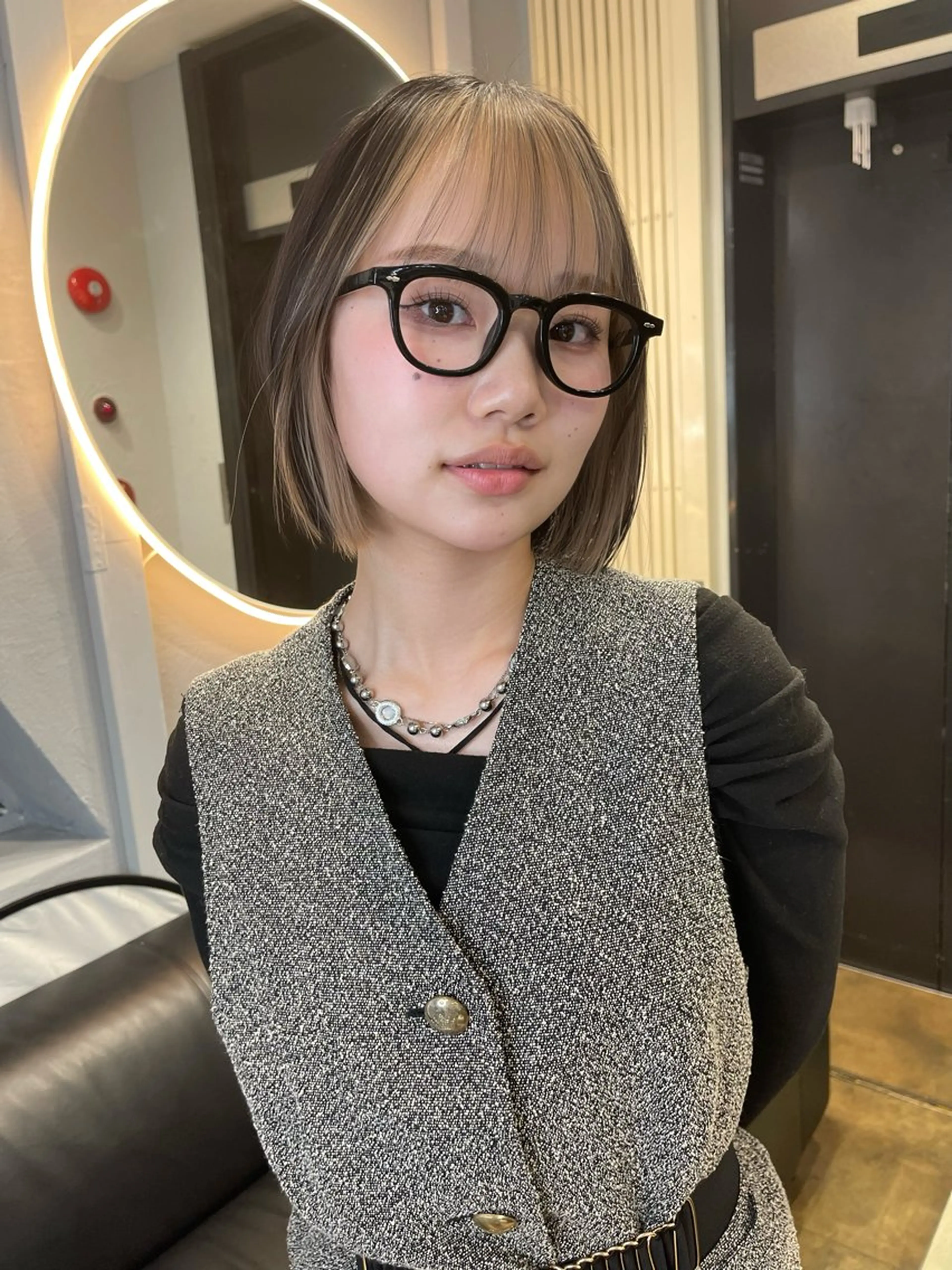ショート カラー ベージュカラー ブリーチ ケアブリーチ デザインカラー ダブルカラー ヘアカラー 宮崎　達也 ミルクティーベージュのヘアスタイル