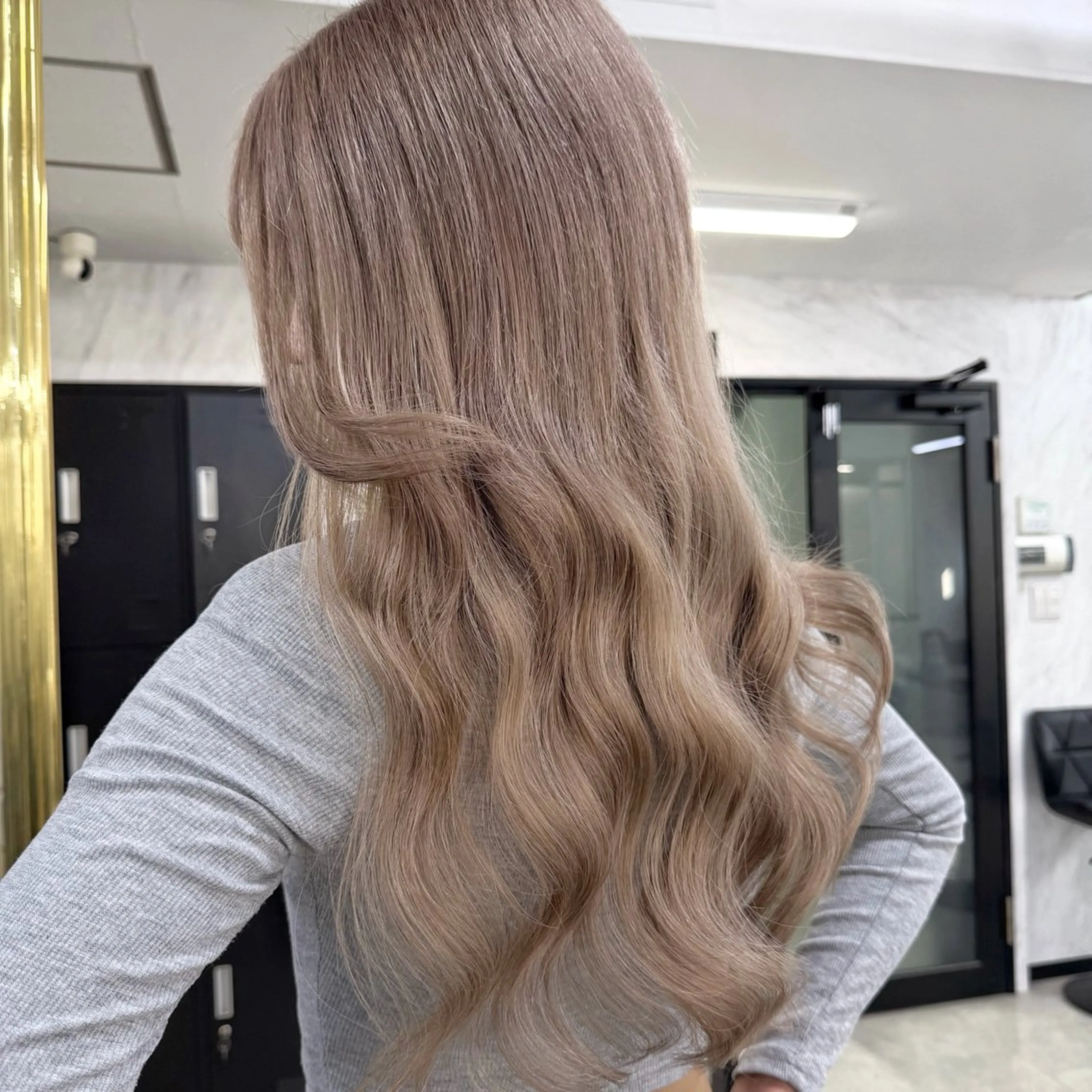 ロング カラー シールエクステ ハイトーンカラー エクステ ヘアカラー エクステ シールエクステ特化 ハイトーン、NANAのヘアスタイル