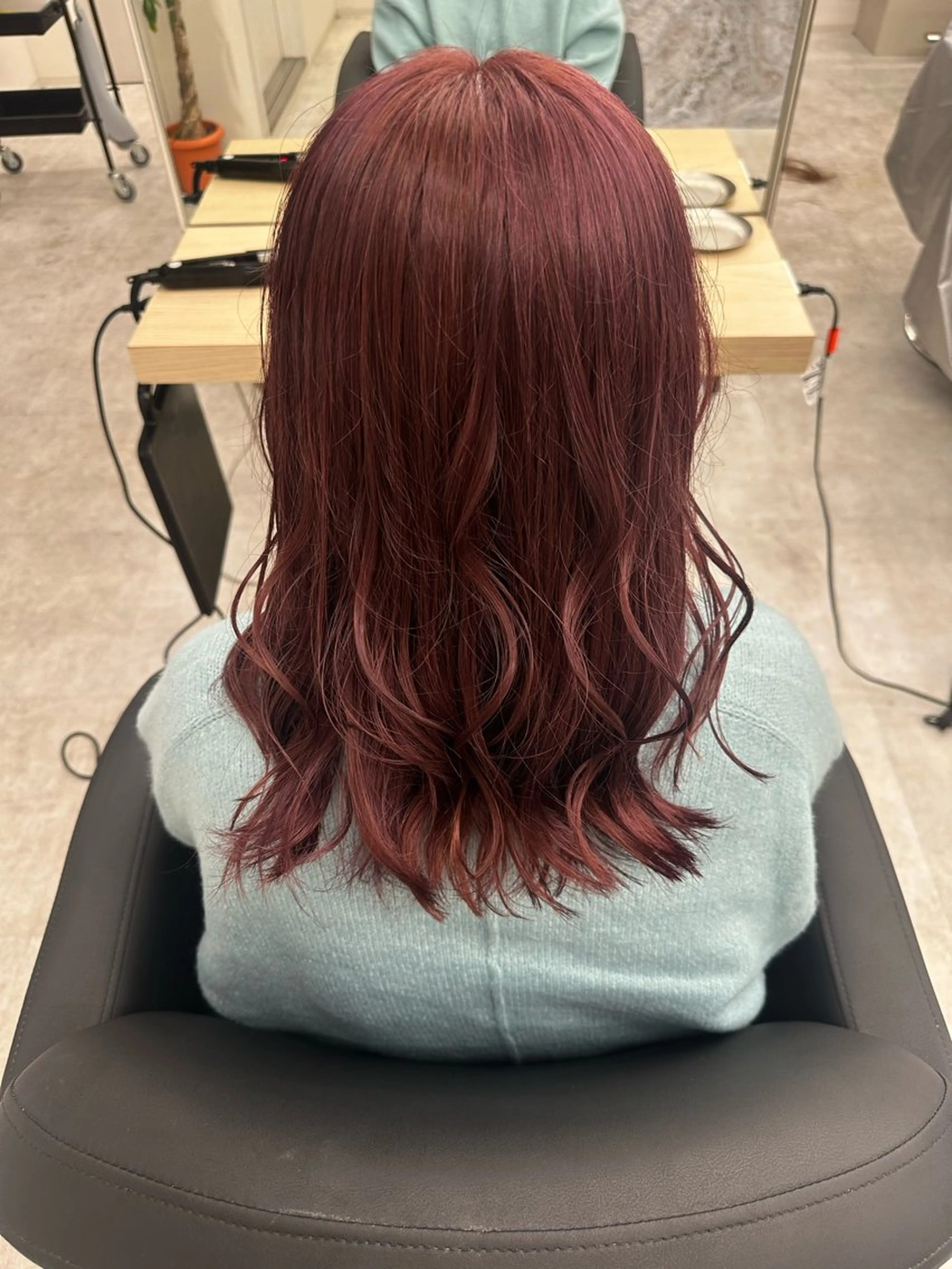 セミロング KUWAO MOEのヘアスタイル