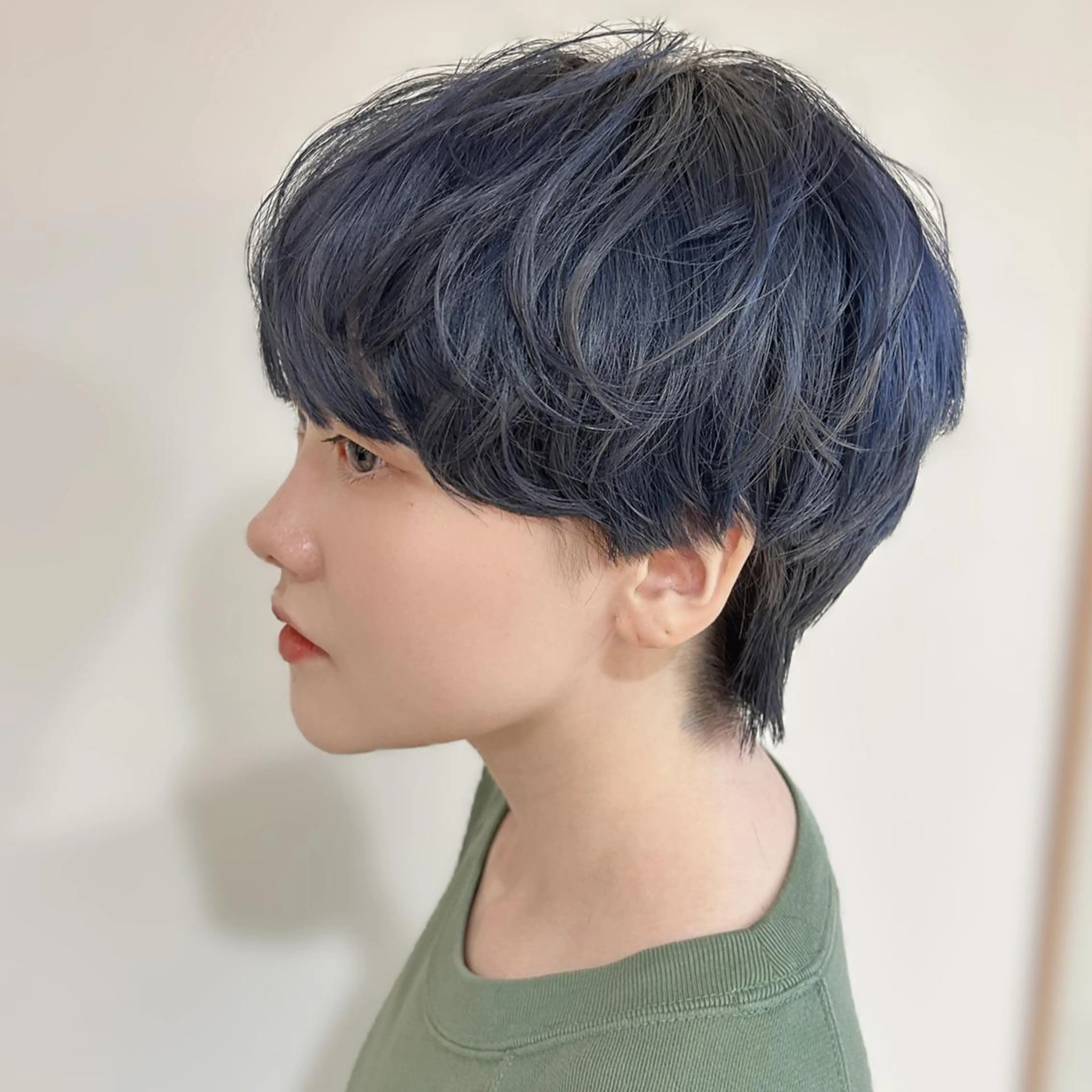 ショート カラー ショートボブ アッシュ ブリーチ ブルーカラー ブルーアッシュ カット ヘアカラー Halo/長居美容室 ショート/ROKIのヘアスタイル