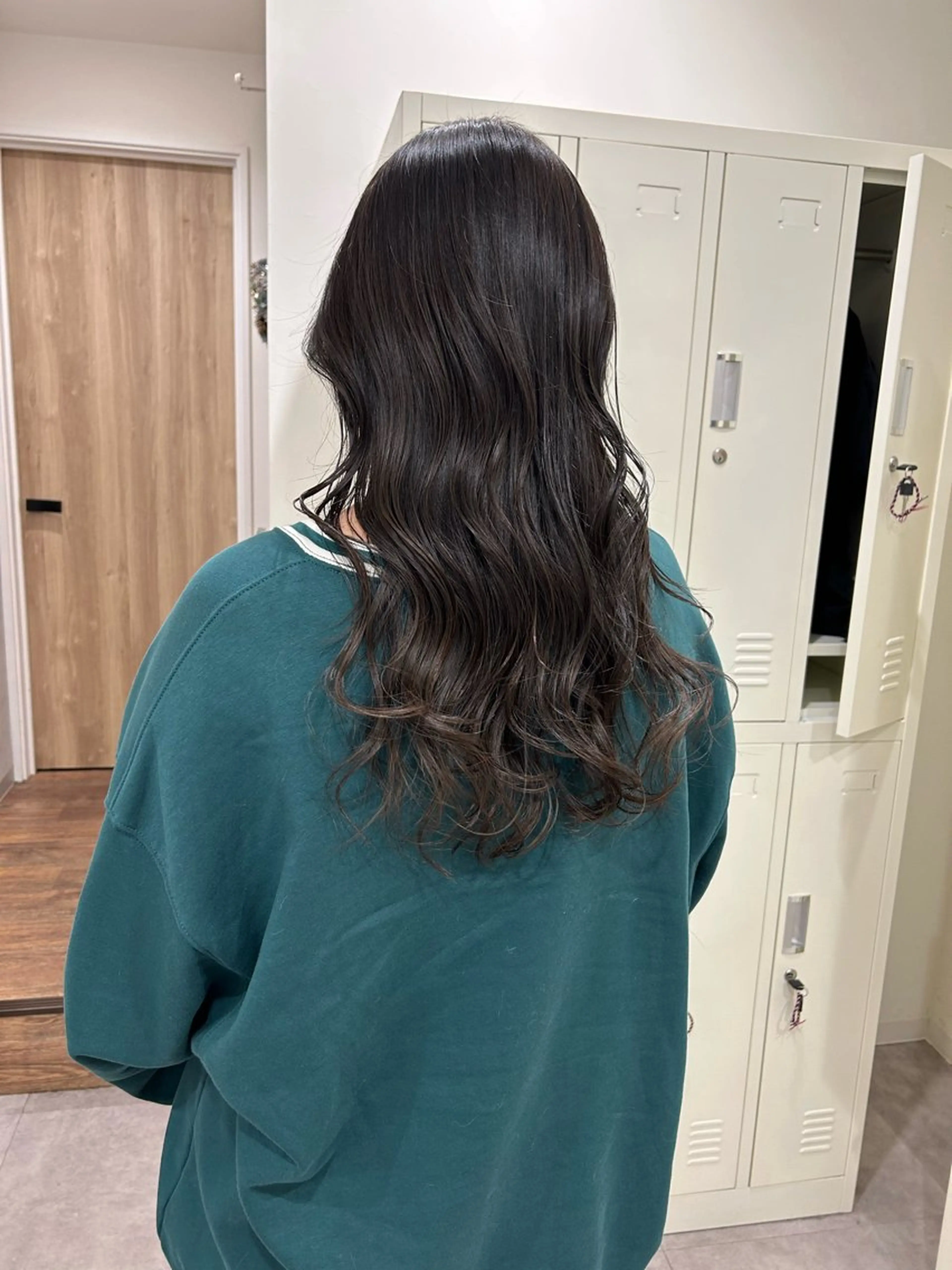 ロング カラー アッシュ アッシュグレー アッシュグレージュ ダブルカラー グレージュ カット ヘアカラー トリートメント ボブ/ハイトーン 立川loose 下田のヘアスタイル