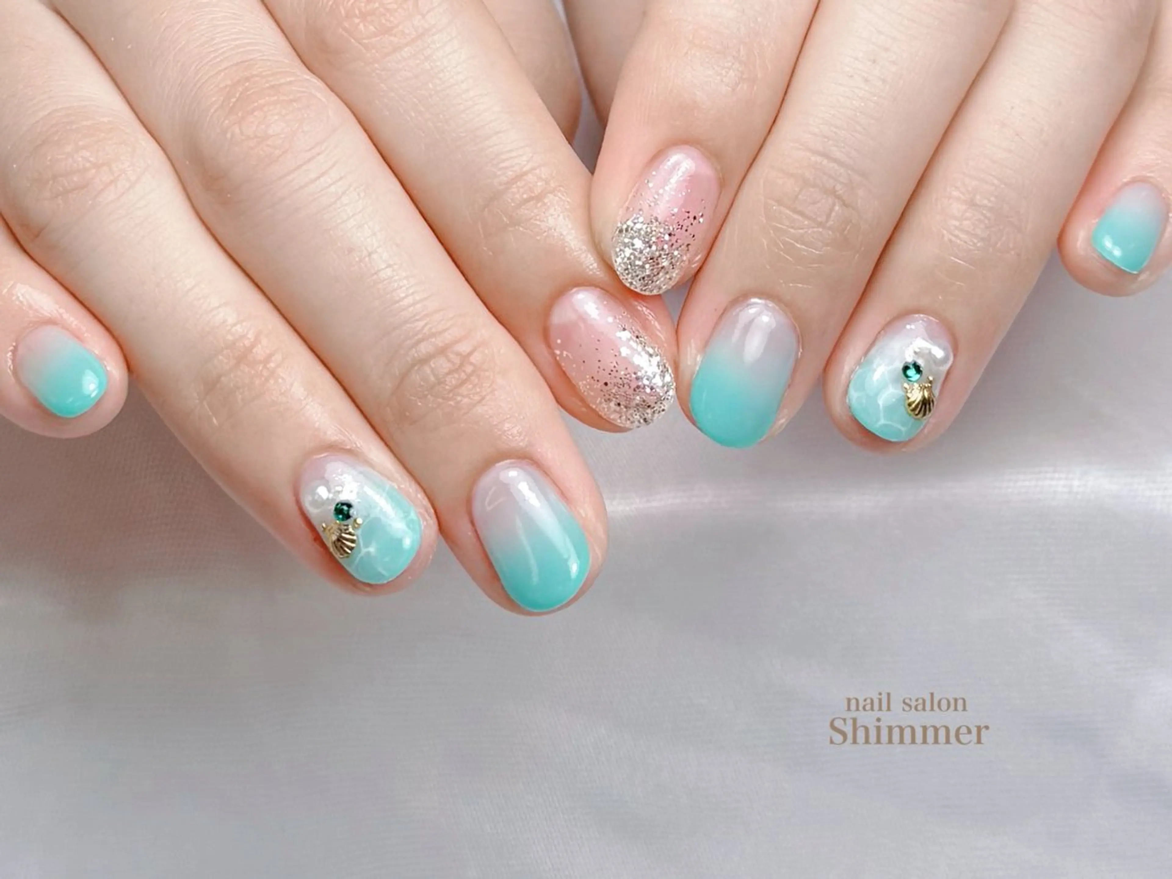 ネイル ハンドネイル Shimmer Risaのネイルデザイン