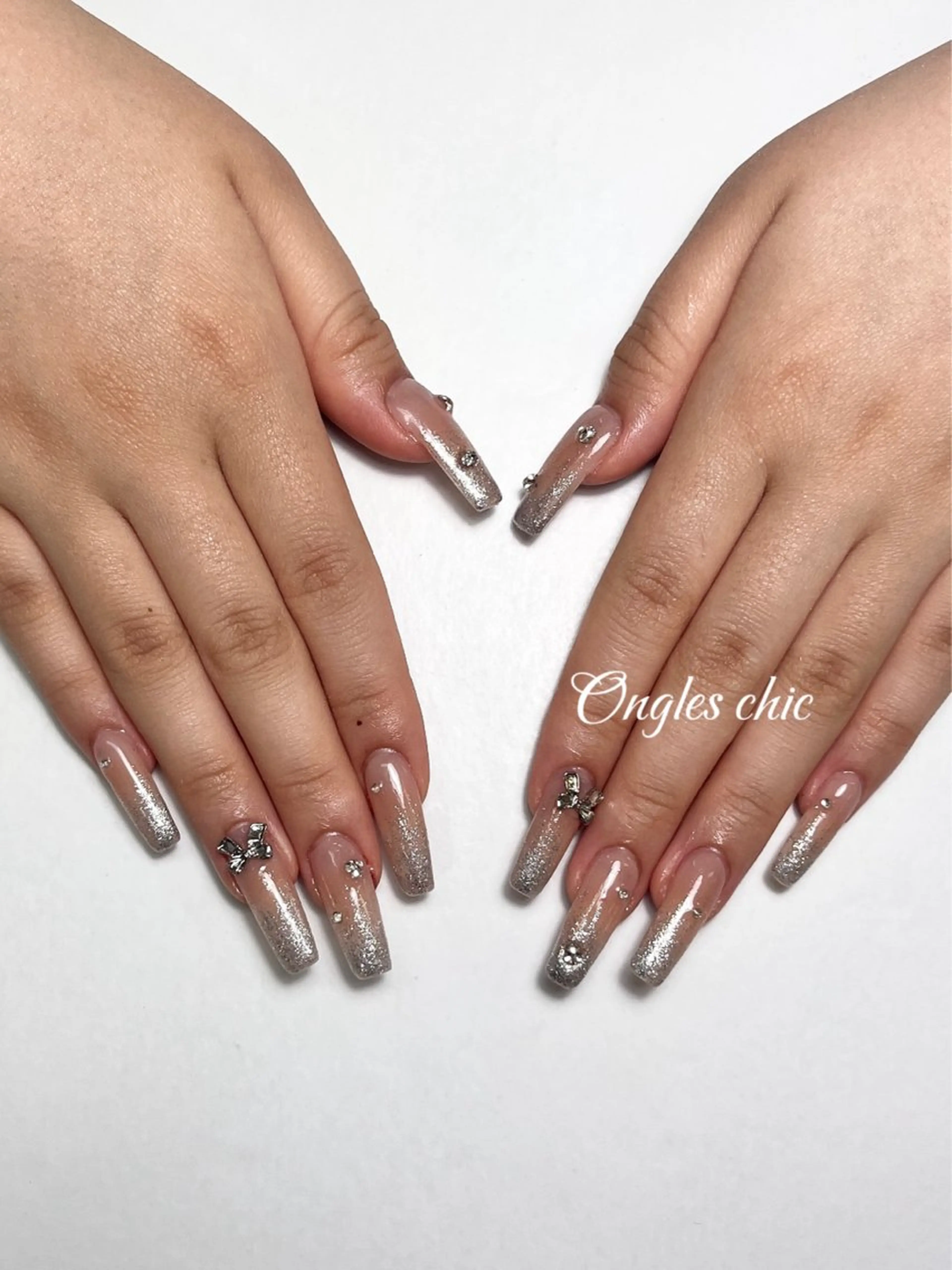 ネイル ハンドネイル ongles chicのネイルデザイン