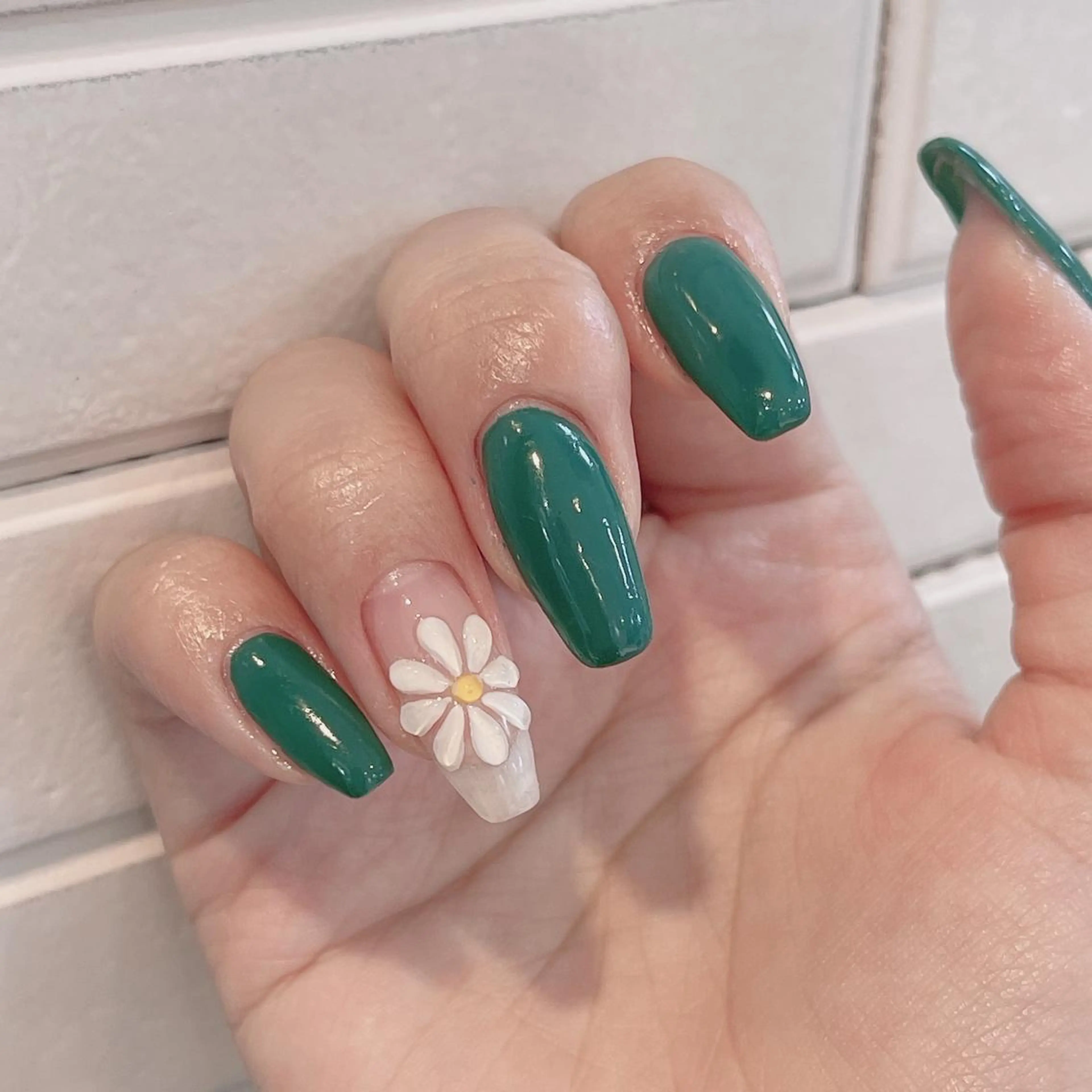 ネイル グリーン ワンカラーネイル Nailsalon Julius luna所属・Juliusluna FUZUKIのネイルデザイン