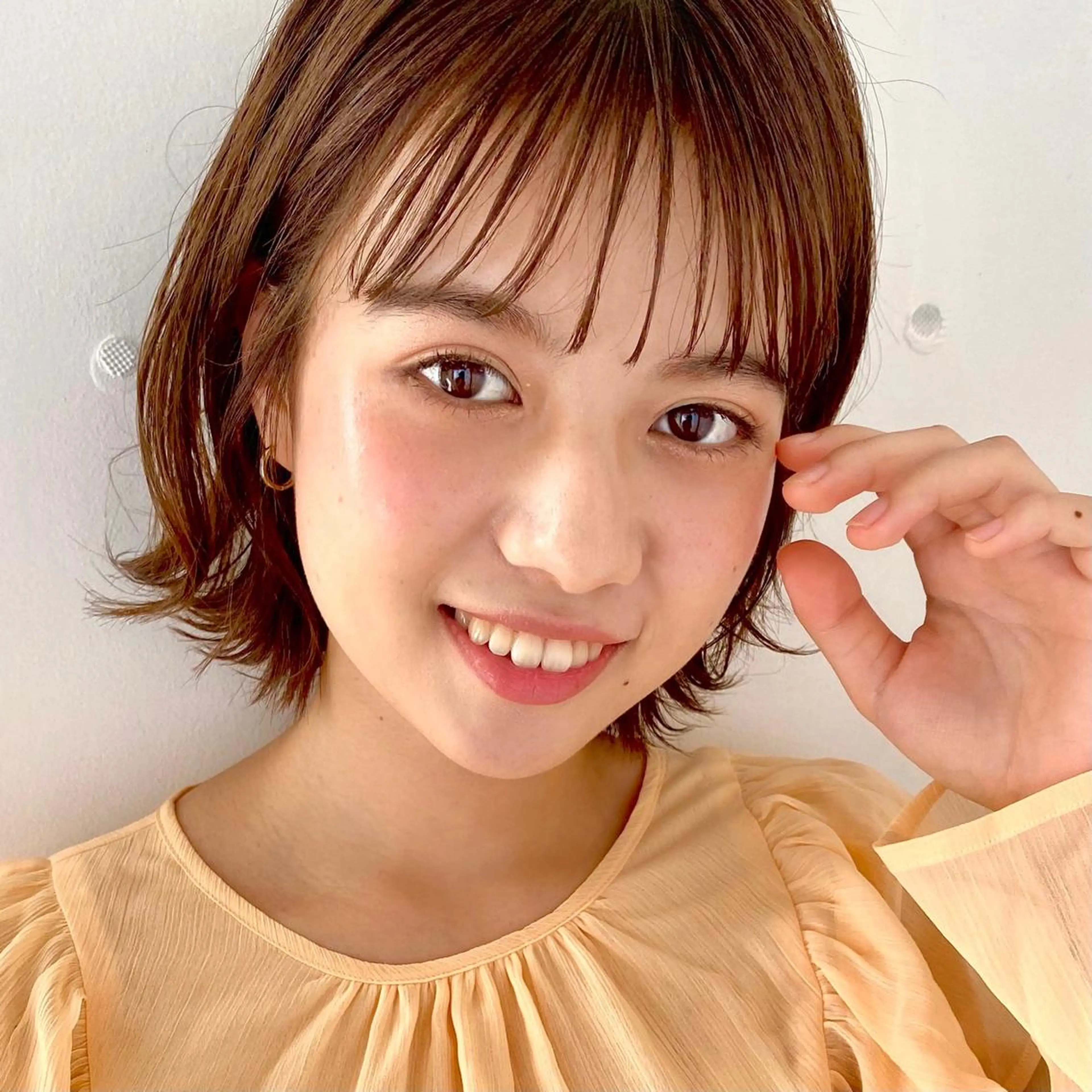 ミディアム カラー ベージュカラー ボブ カット ヘアカラー トリートメント chama レイヤーカットのヘアスタイル