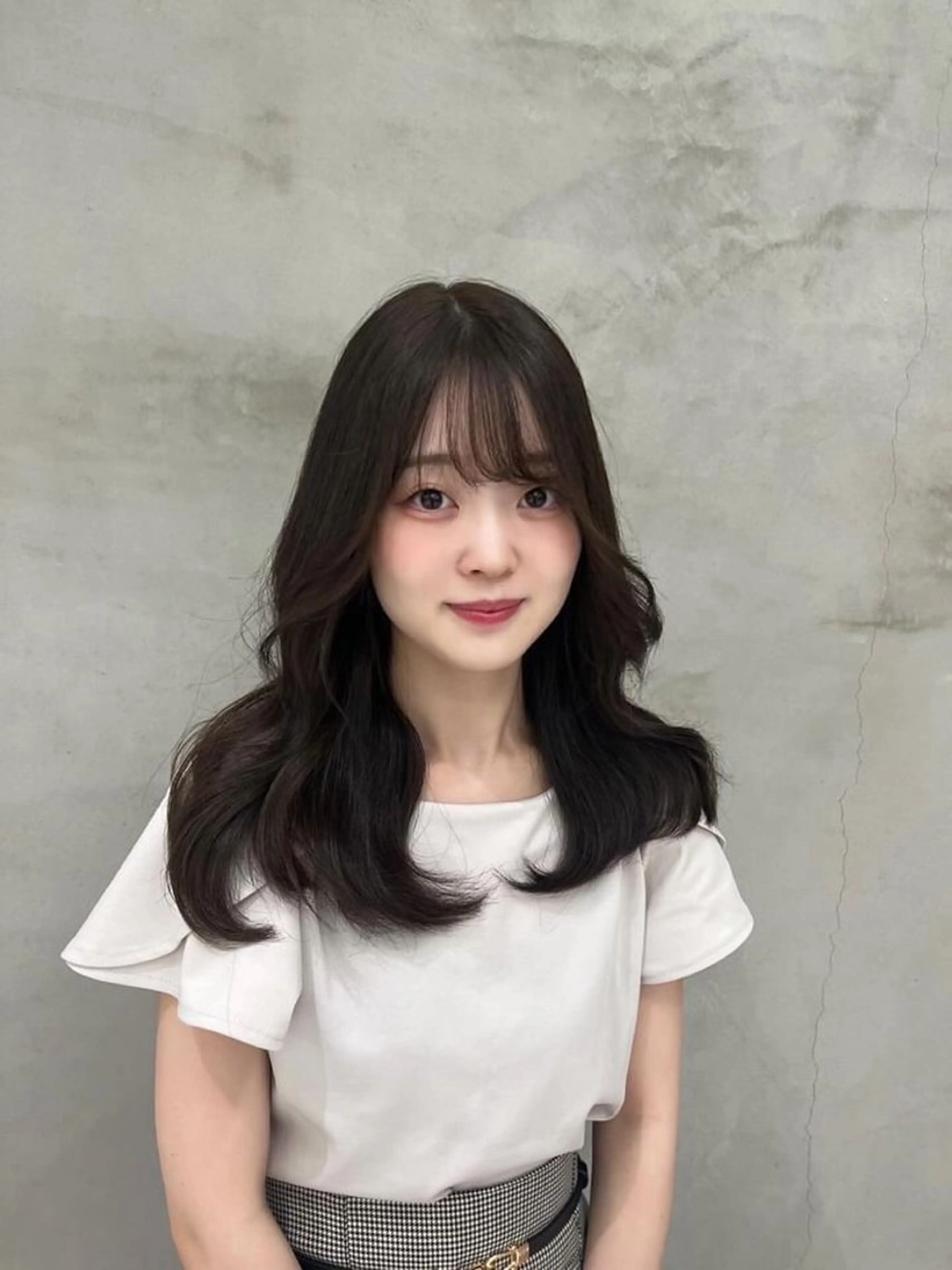 セミロング 韓国風ヘア issa academyのヘアスタイル