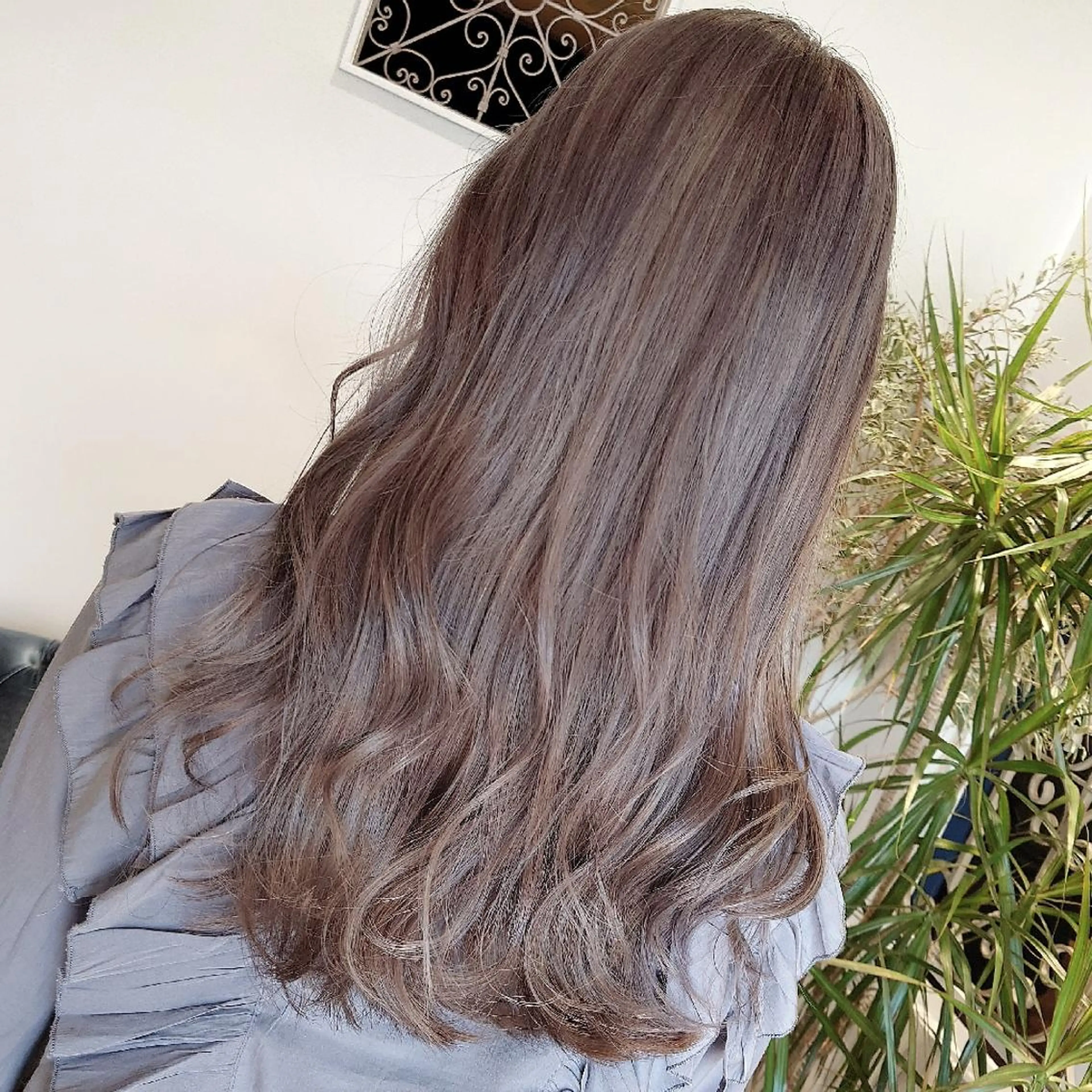 ロング 新潟ハイトーンカラー NO.1✨ 小川 巧のヘアスタイル