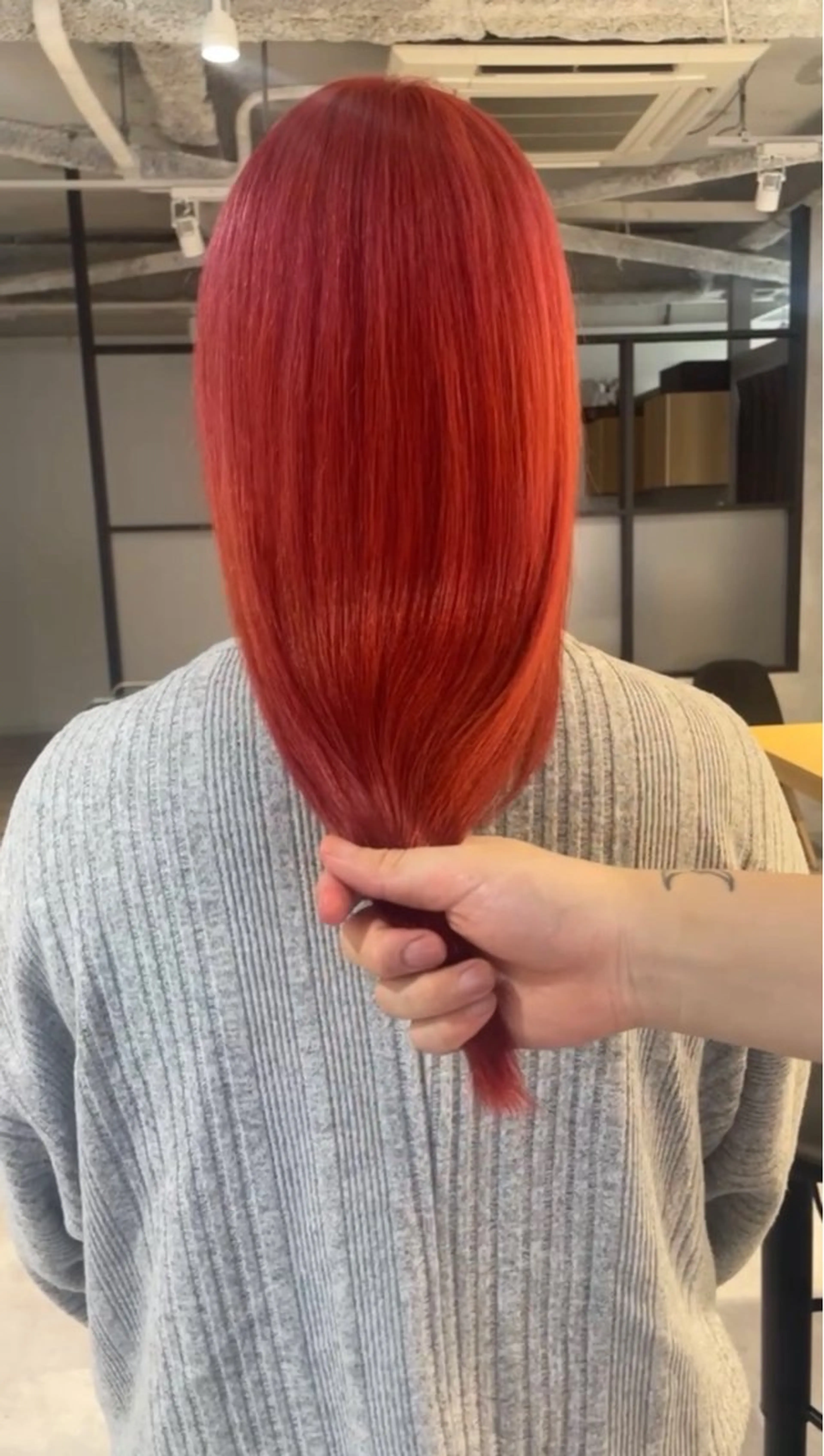 ロング カラー ブリーチ 抜きっぱなしブロンド ブロンド ボルドーカラー ケアブリーチ ヘアカラー トリートメント デザインカラー ダイチのヘアスタイル