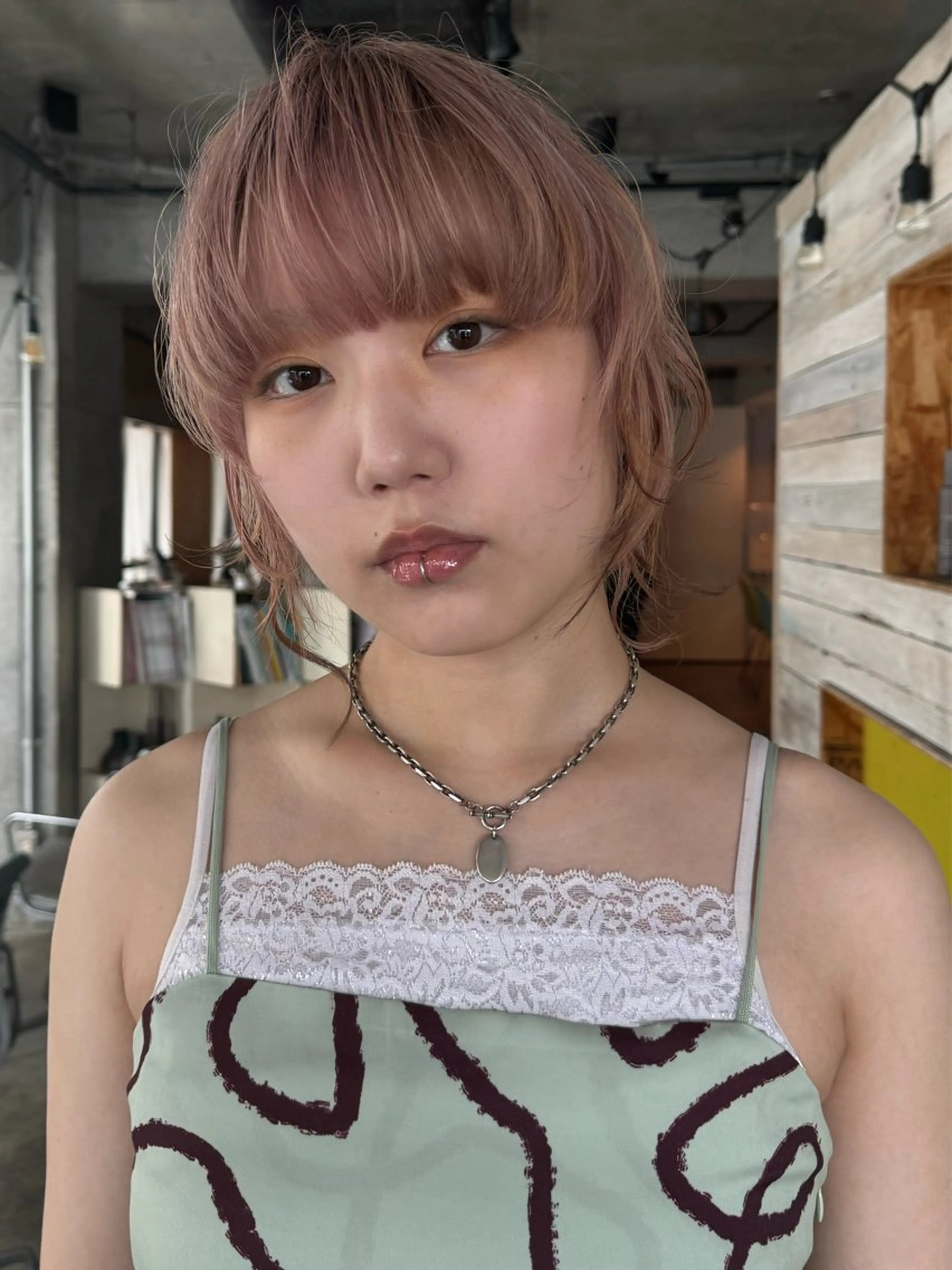 ミディアム カラー ヘアアレンジ NORA Journey所属・ブリーチカラー/ブロ ンドレイヤーカットのヘアスタイル