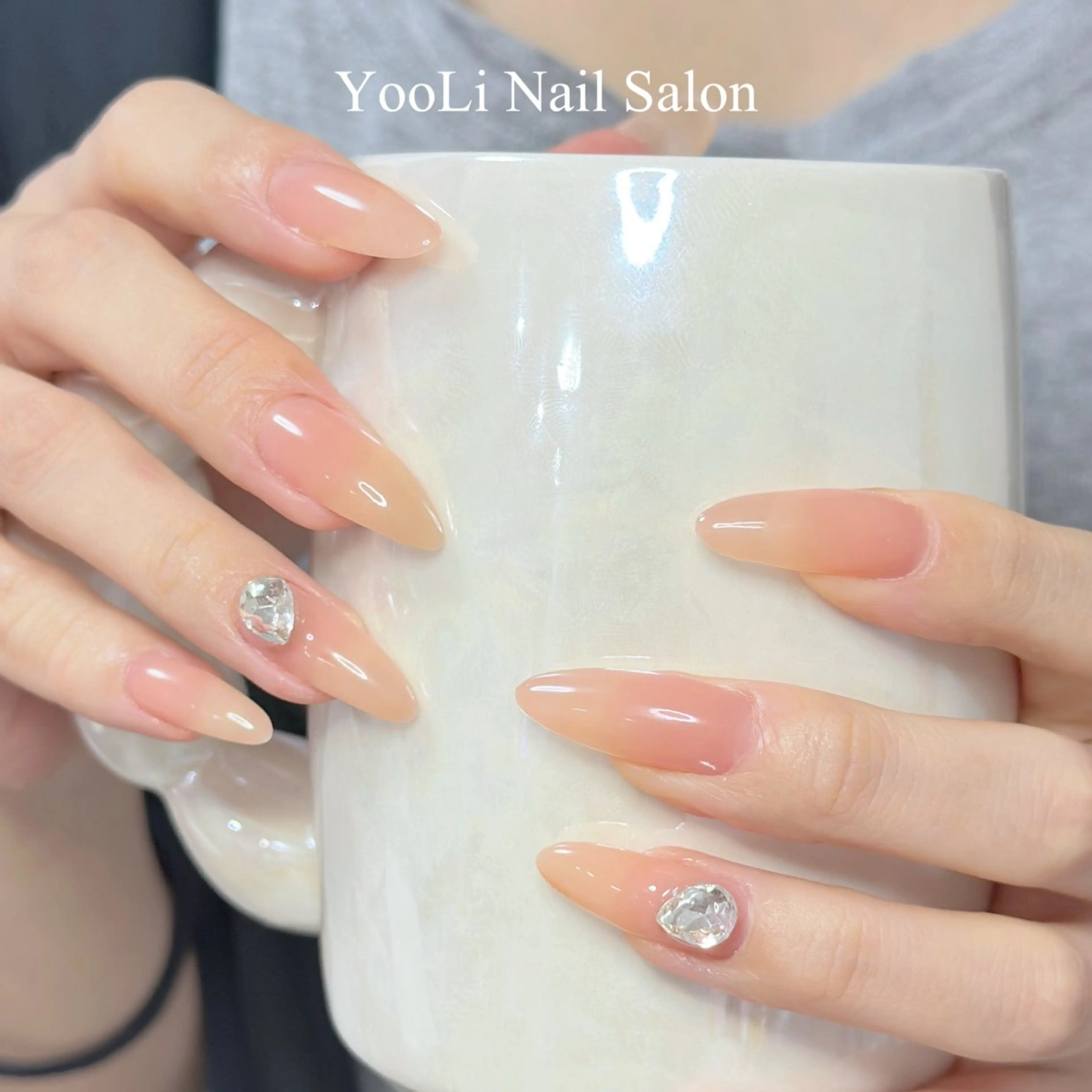ネイル オーロラネイル チークネイル フレンチネイル ガラスフレンチ グラデーション ハンドネイル 🎀 あやのネイルデザイン