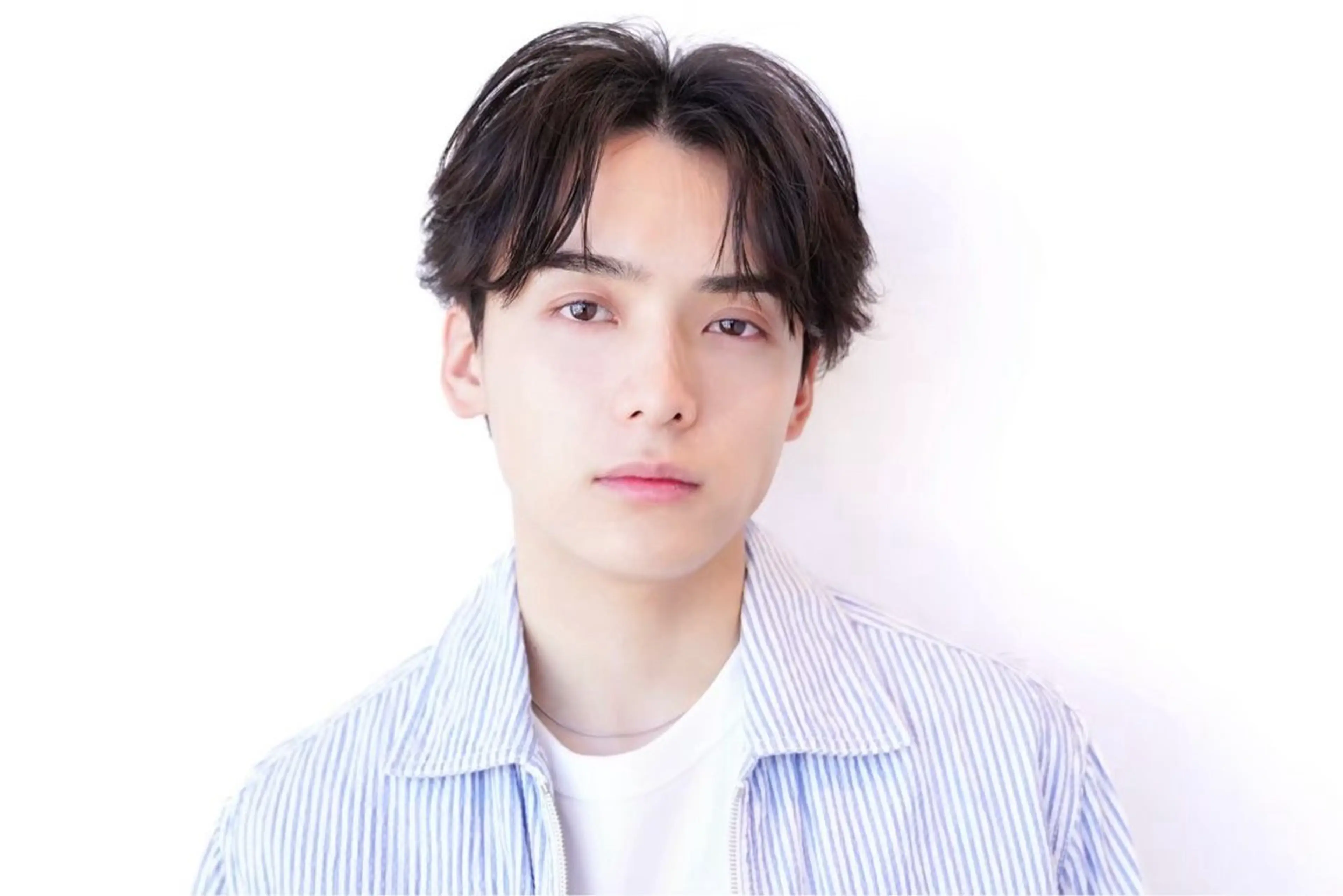 ショート メンズ センターパート 学生（メンズ向け） 学生 韓国ヘア顔周りカット そーた/渋谷駅のヘアスタイル