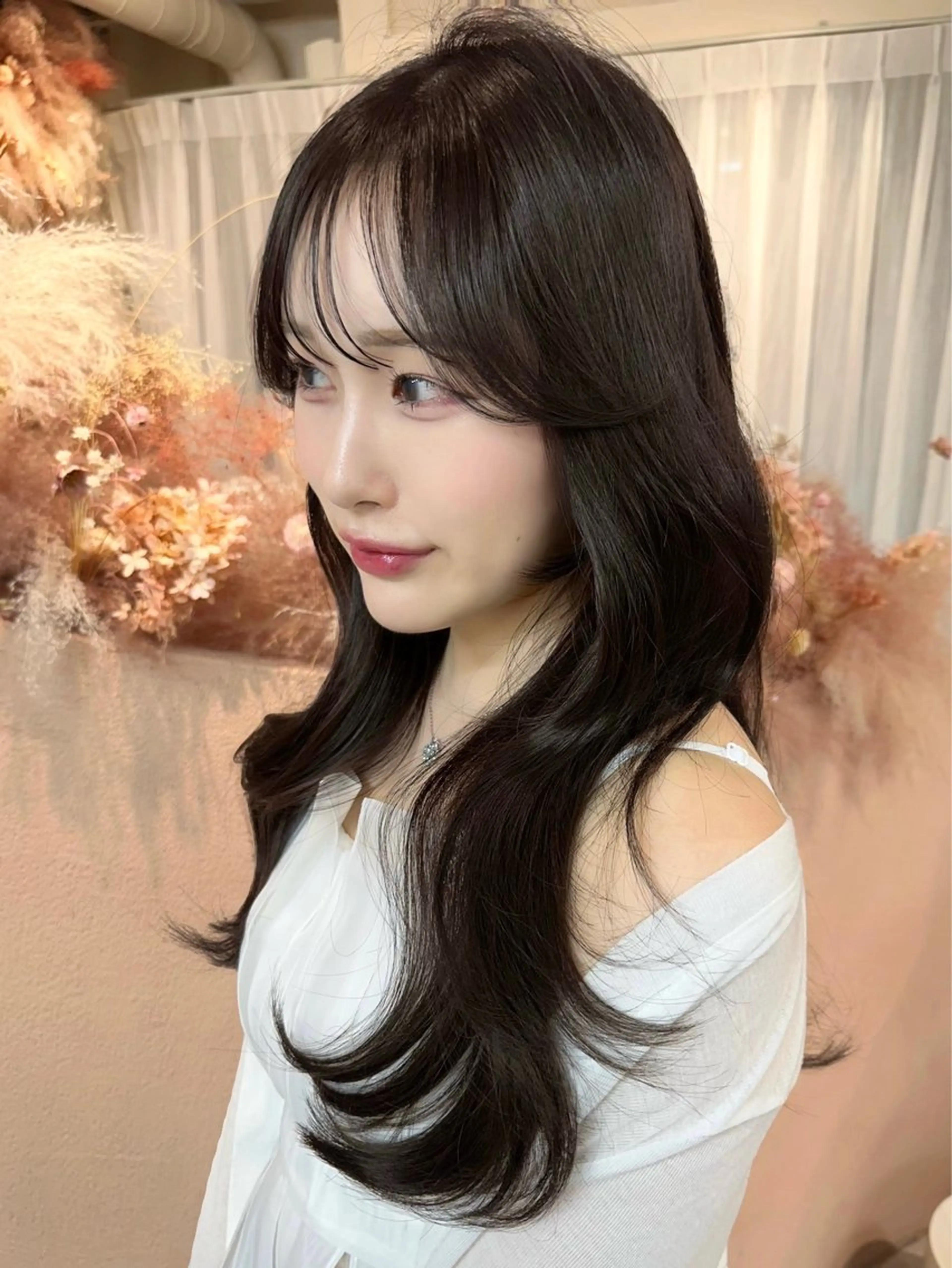 ロング レイヤーカット トリートメント カット ヘアカラー トリートメント 韓国ヘア🪞🩰 Sayumiのヘアスタイル