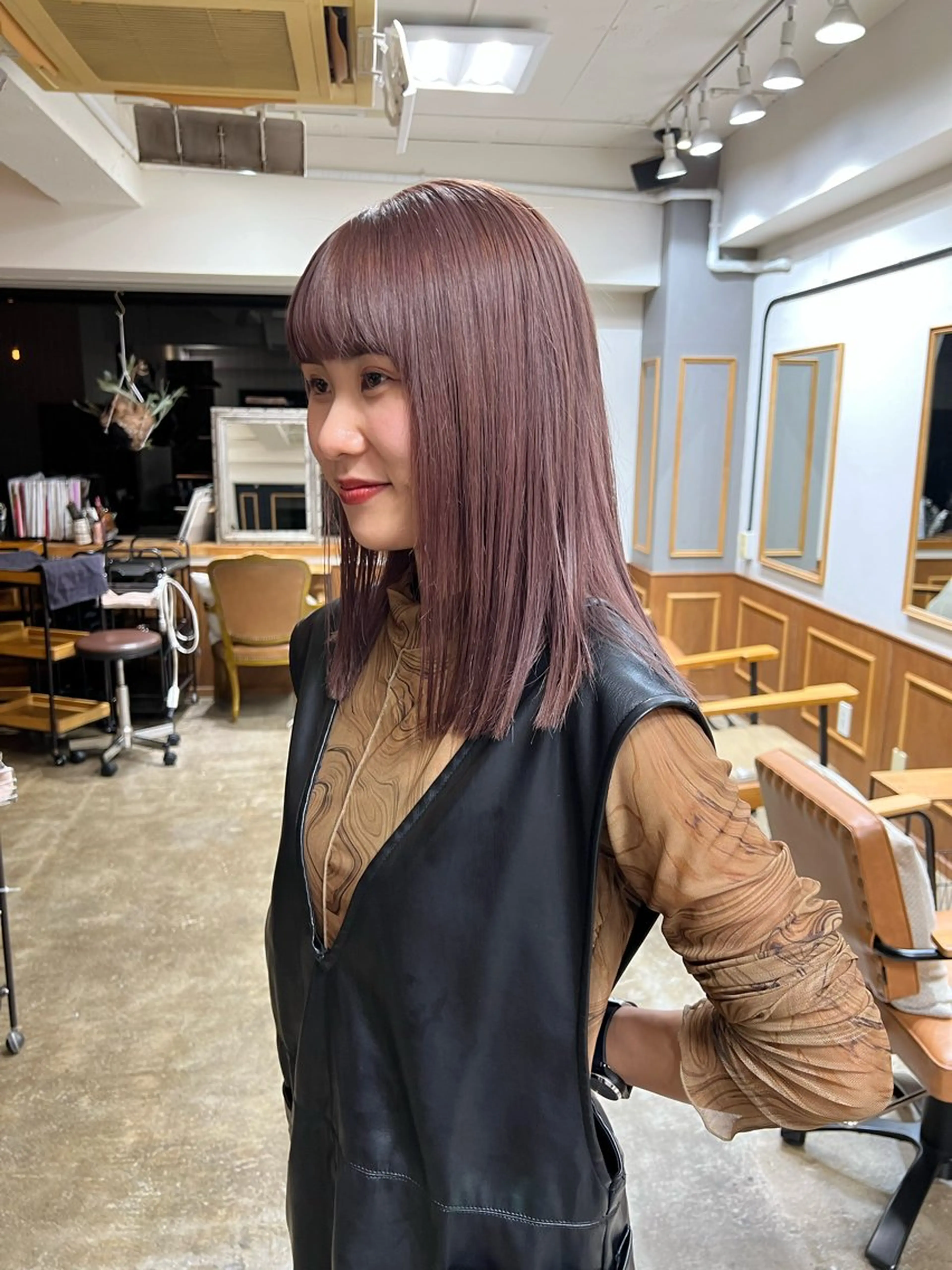 セミロング カラー ベージュカラー ブリーチ 透明感カラー ピンクカラー ピンクベージュ カット ヘアカラー トリートメント takada kohのヘアスタイル