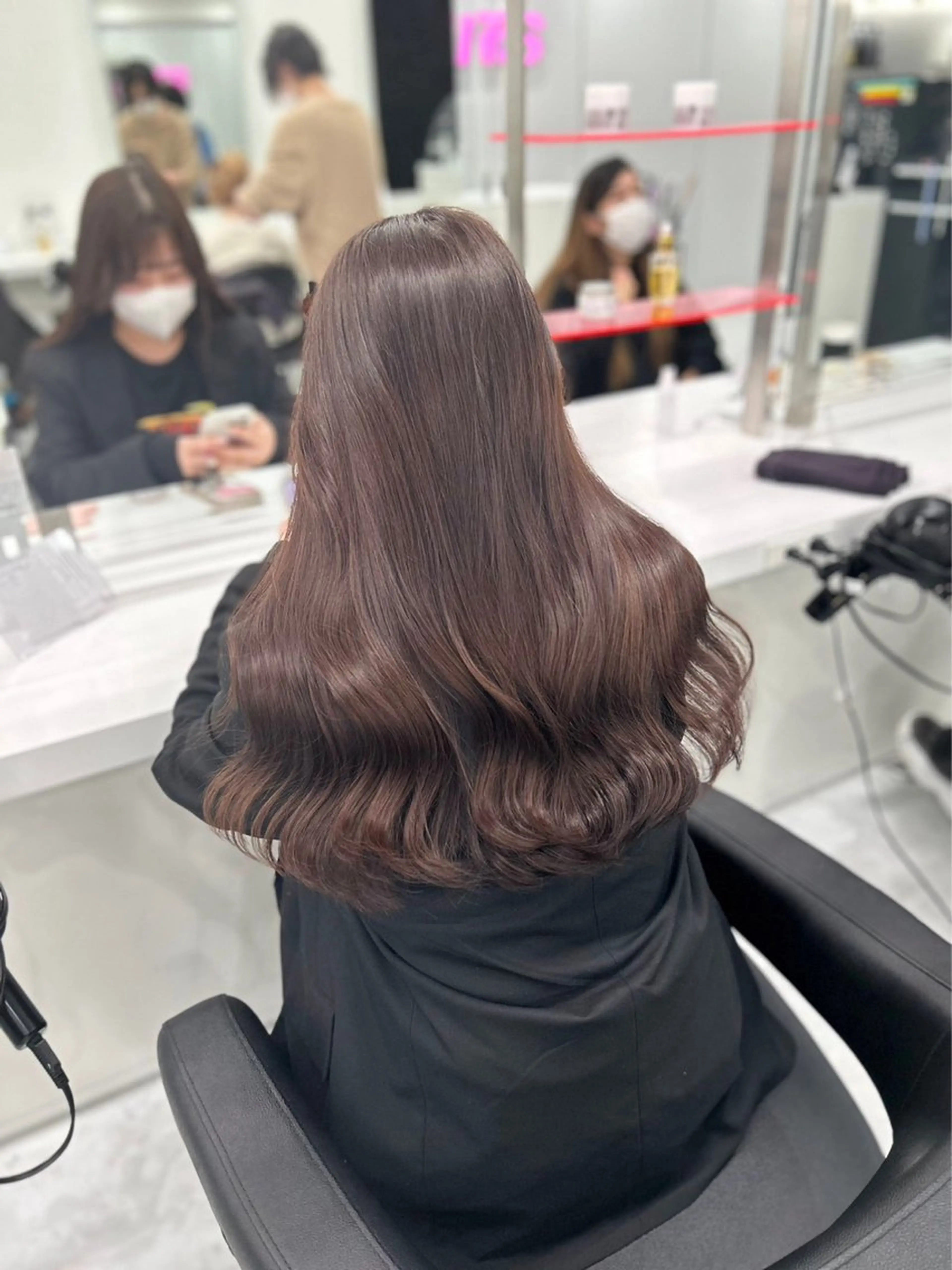 ロング カラー ヘアアレンジ 柔らかブラウン♡ うる艶ヘア♡yumiのヘアスタイル