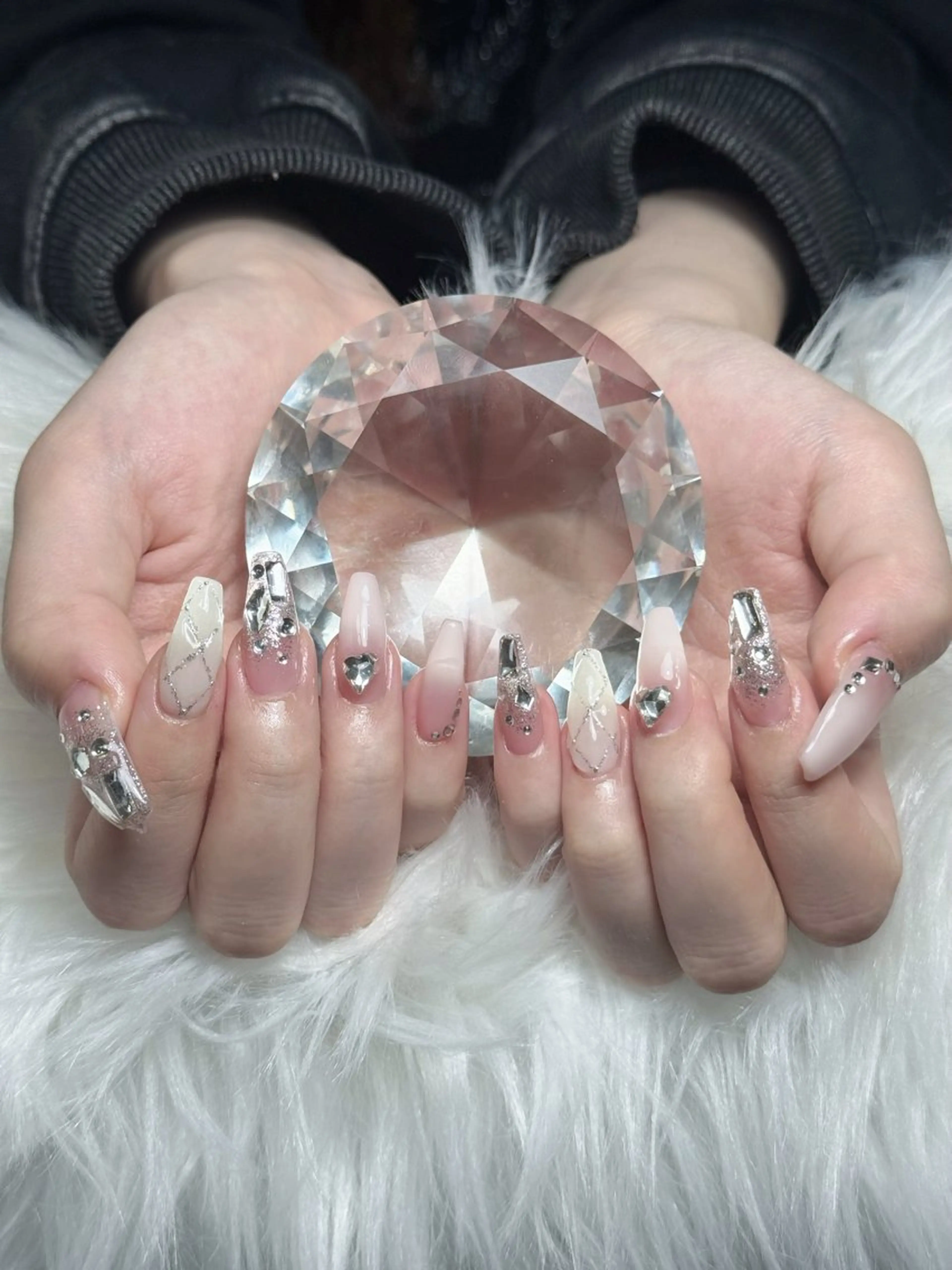 ネイル フレンチネイル ジェルネイル キラキラネイル 韓国ネイル マグネットネイル Julli nail studio所属・Julli NailStudioのネイルデザイン
