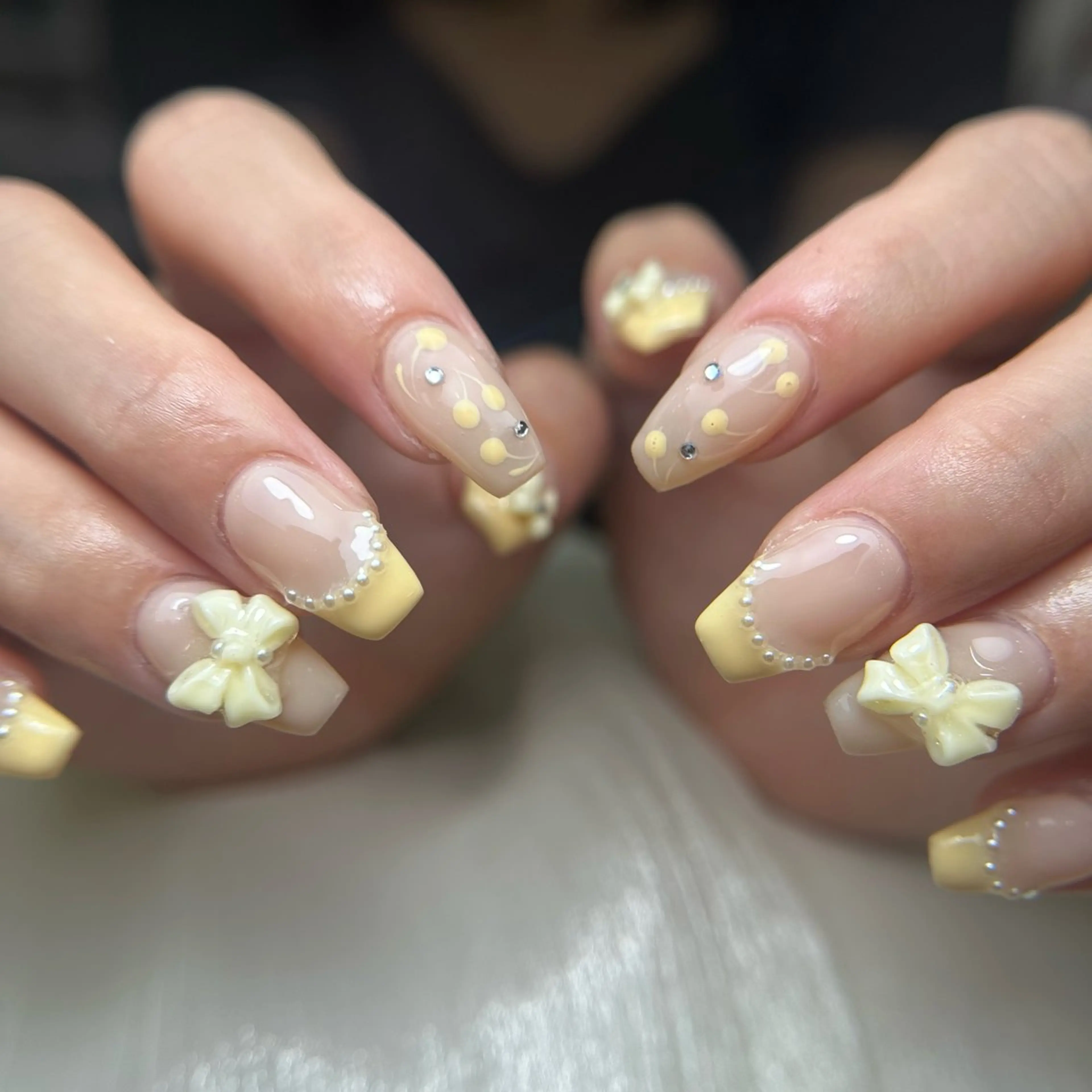 ネイル フレンチネイル グラデーション 韓国ネイル マグネットネイル シンプルネイル ハンドネイル CoMo Nail Studio所属・CoMo Nailのネイルデザイン