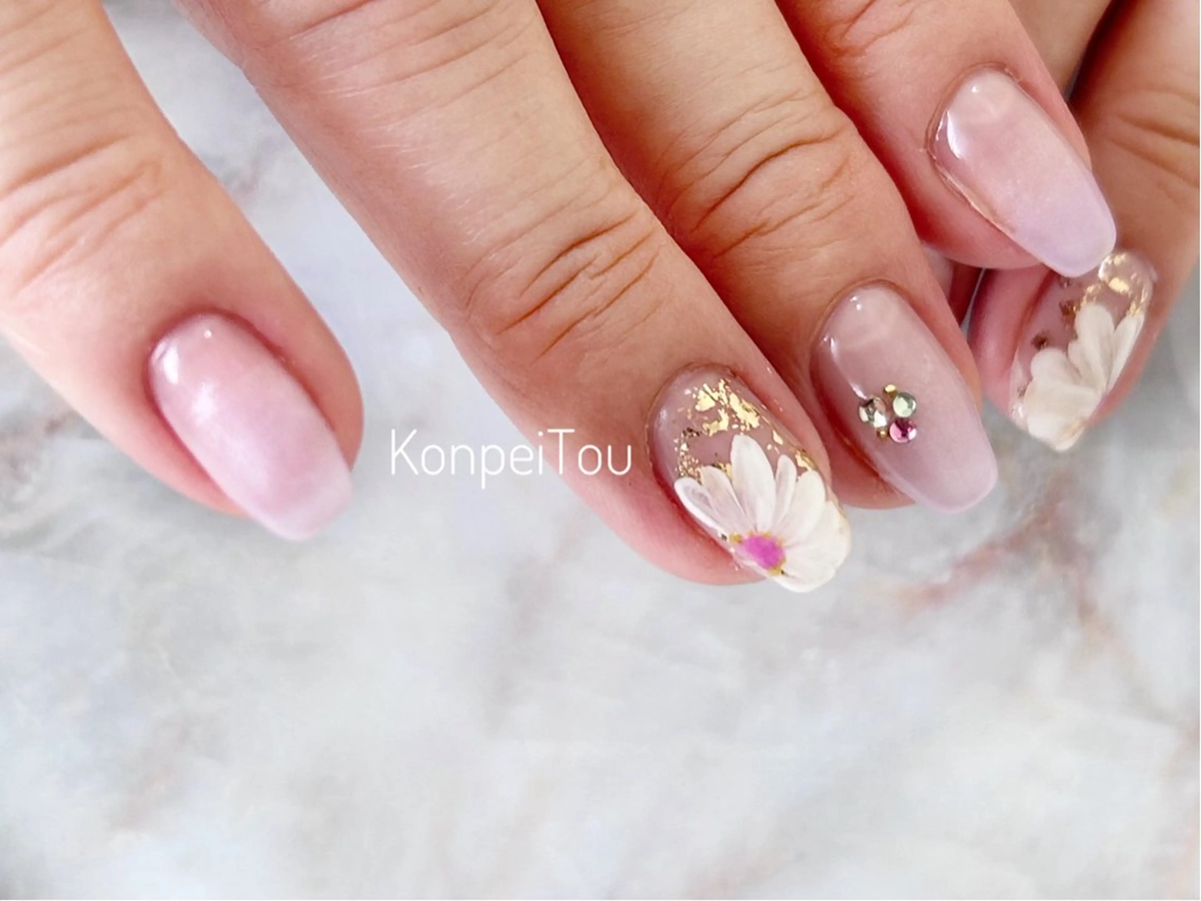 ネイル アートネイル フラワーネイル ストーンネイル ハンドネイル おうちのネイルサロン　konpeiTou〜こんぺいとう〜所属・おうちのネイルサロン KonpeiTouのネイルデザイン