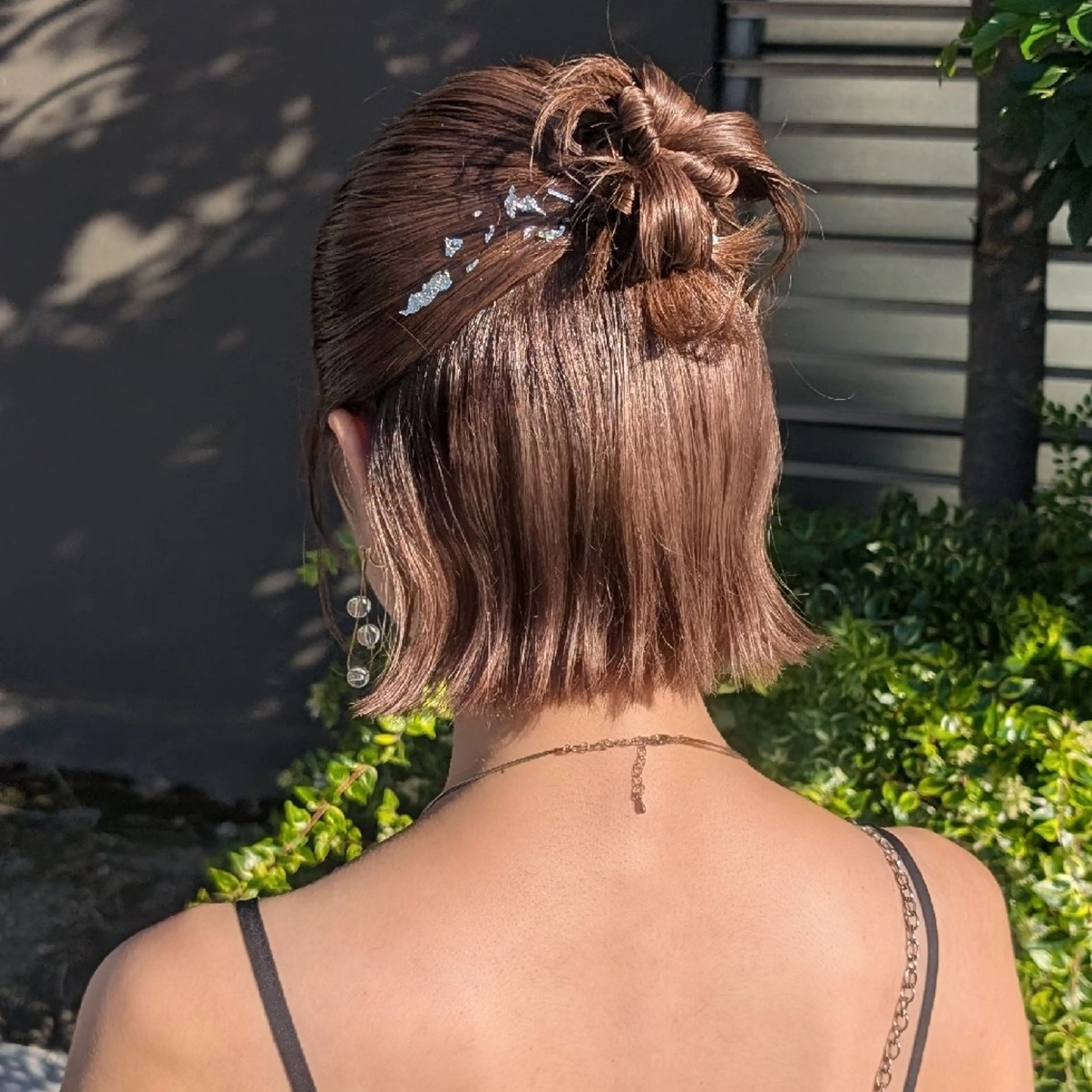 ショート ヘアアレンジ 彩桜/艶カラー/小顔 に見せるカット✂のヘアスタイル