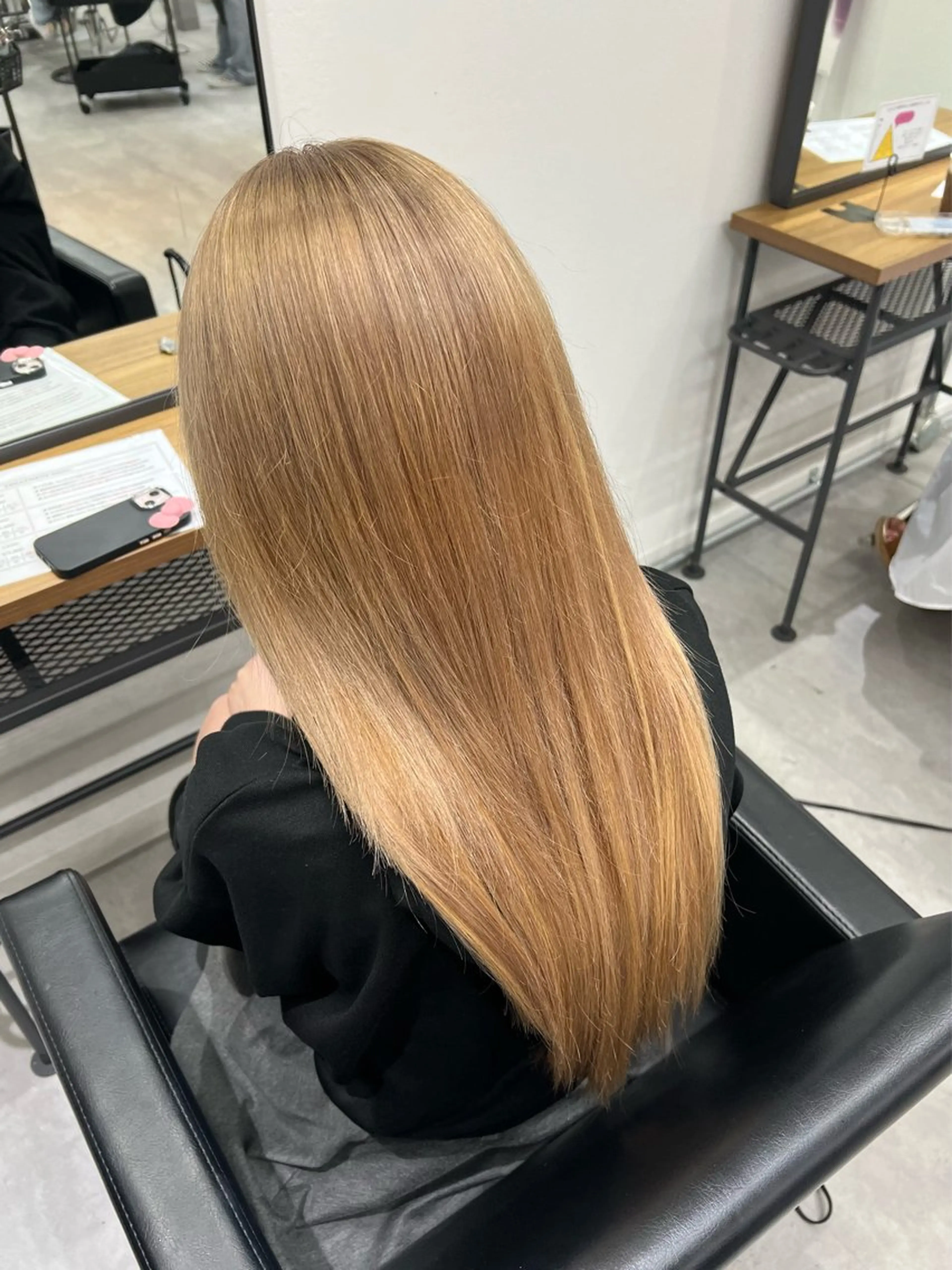 ロング カラー シールエクステ ベージュカラー ブリーチ ハイトーンカラー ハイトーンベージュ カットモデル募集 八王子/kyocoのヘアスタイル