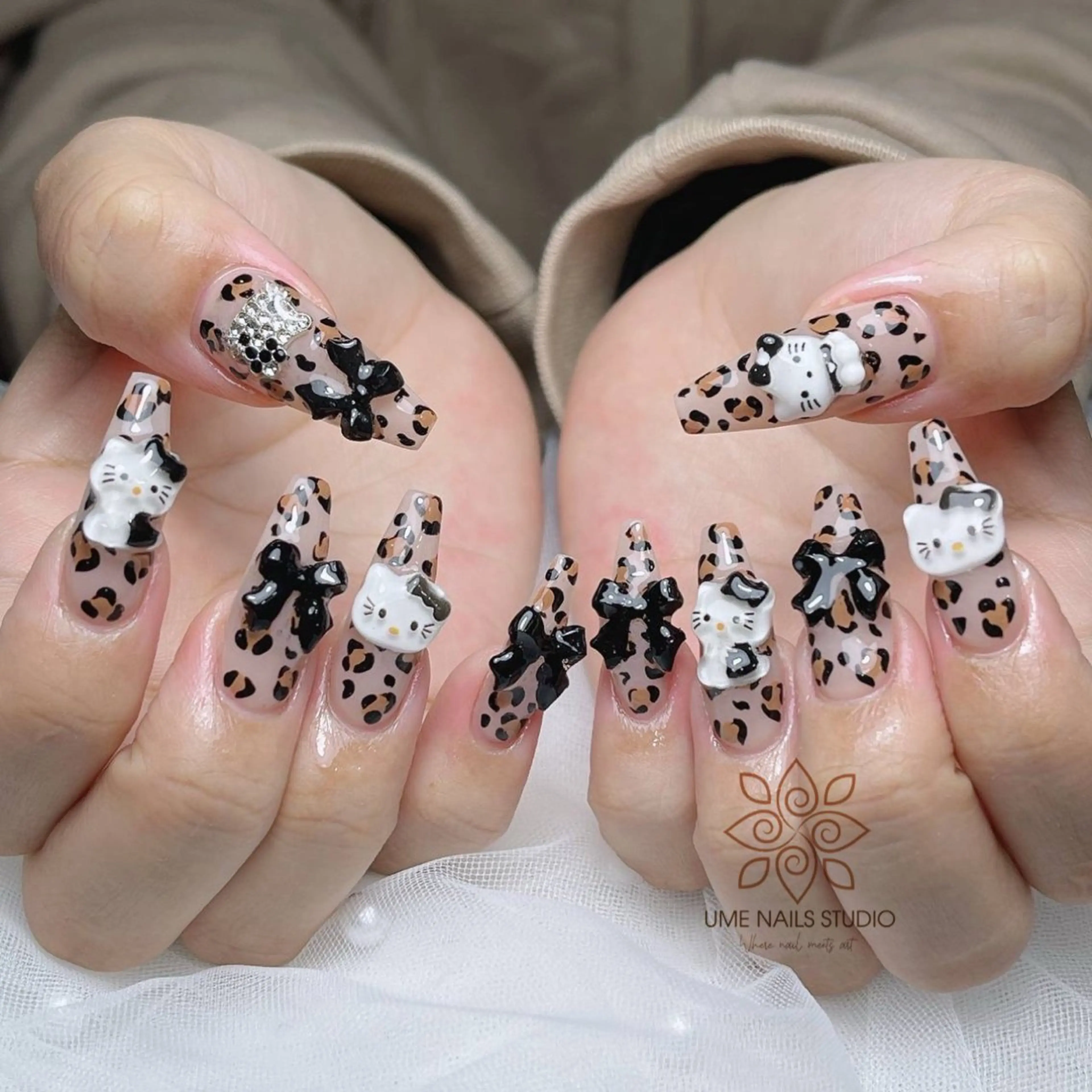 ネイル チークネイル クリアネイル ガーリー キラキラネイル 韓国ネイル ハンドネイル Ume Nail Studioのネイルデザイン