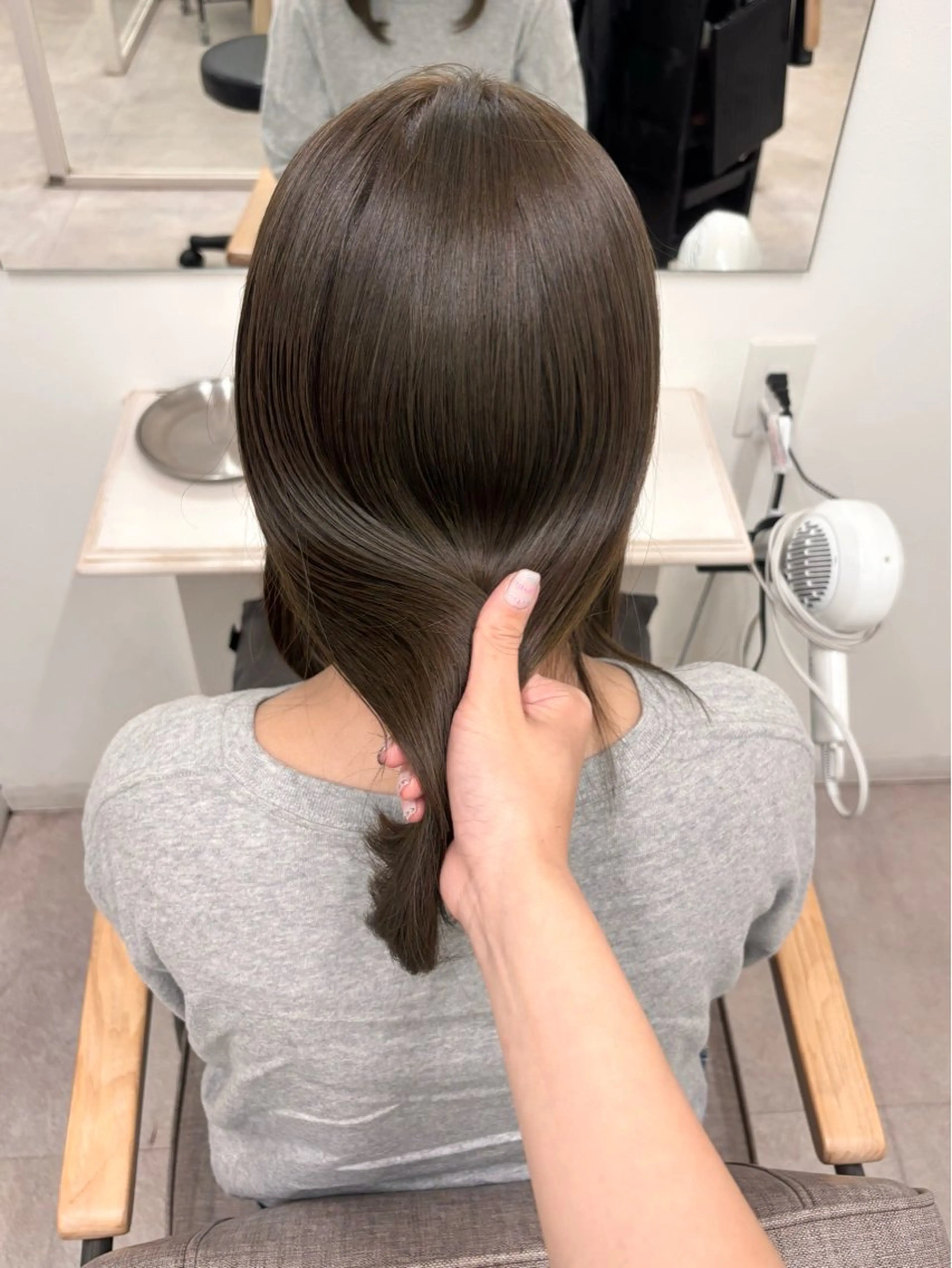 ミディアム ヘアカラー トリートメント ヘアアレンジ🪽🎀 艶カラー/天王寺のヘアスタイル