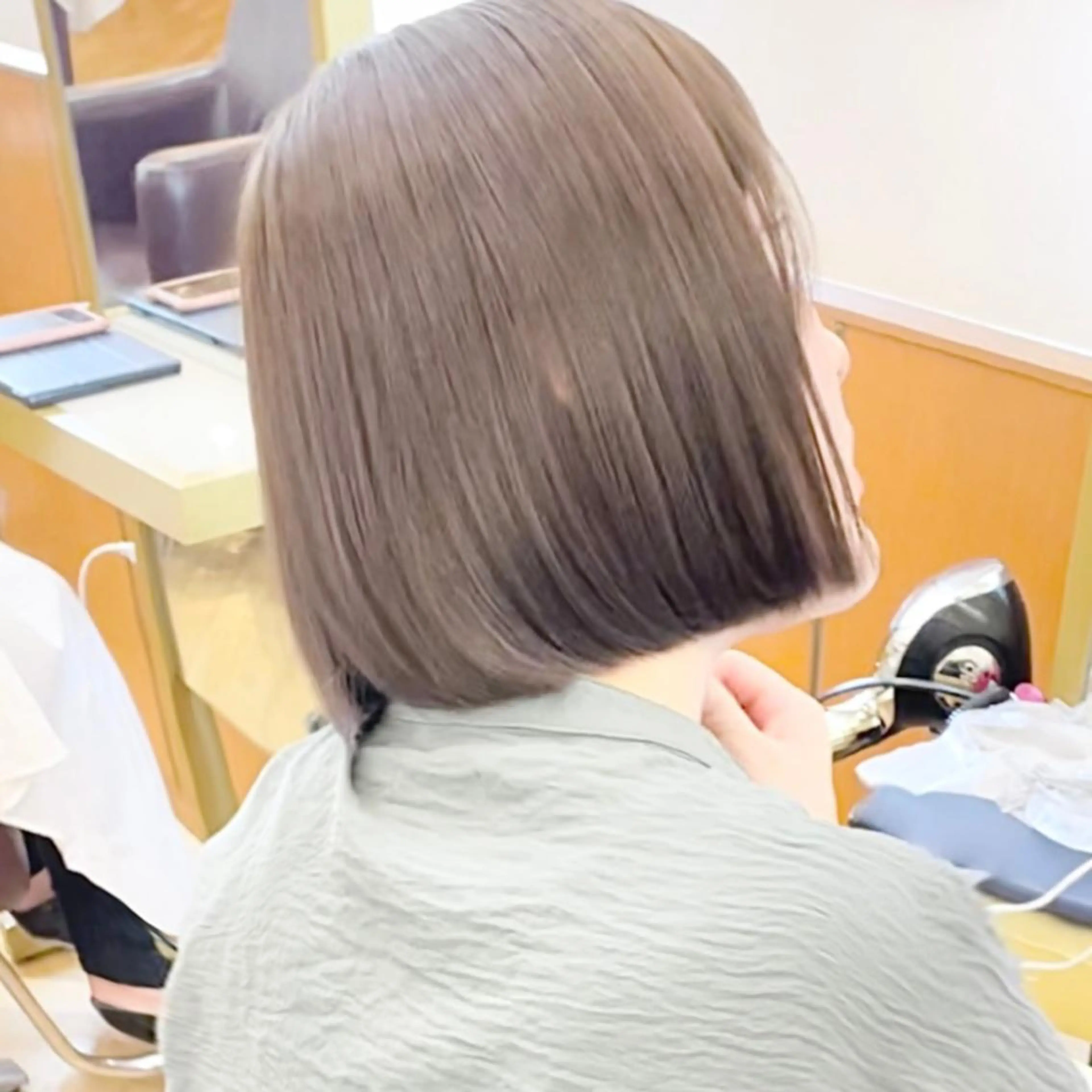 セミロング カラー ヘアアレンジ キッズ ブリーチ グレージュ ボブ 髪質改善 ヨシンモリ カット ヘアカラー トリートメント さわ きょうすけ/ ボブ髪質改善ショートのヘアスタイル
