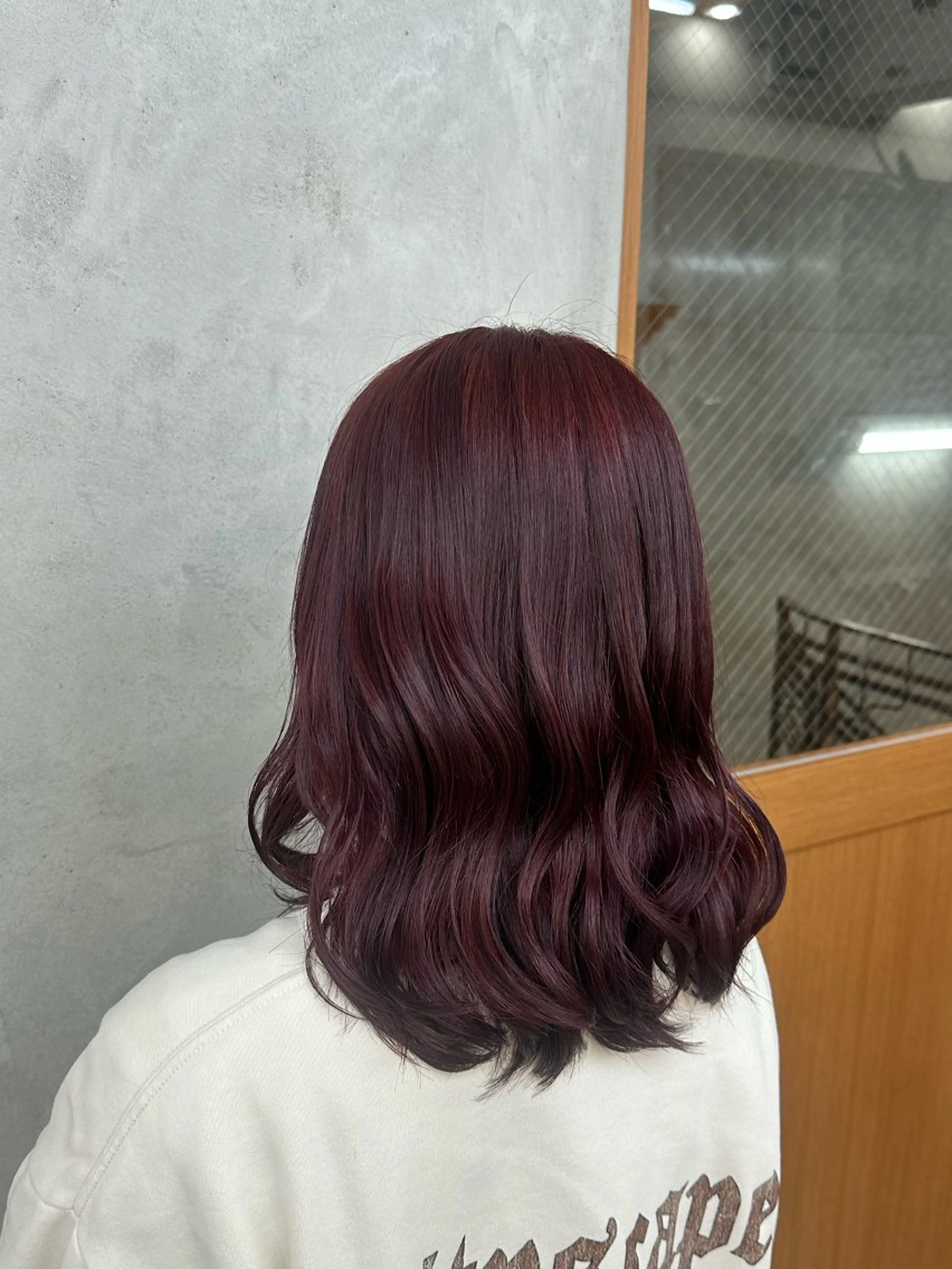 カラー ブリーチ ボルドーカラー ダブルカラー ブリーチなしカラー 佐古 遼太のヘアスタイル