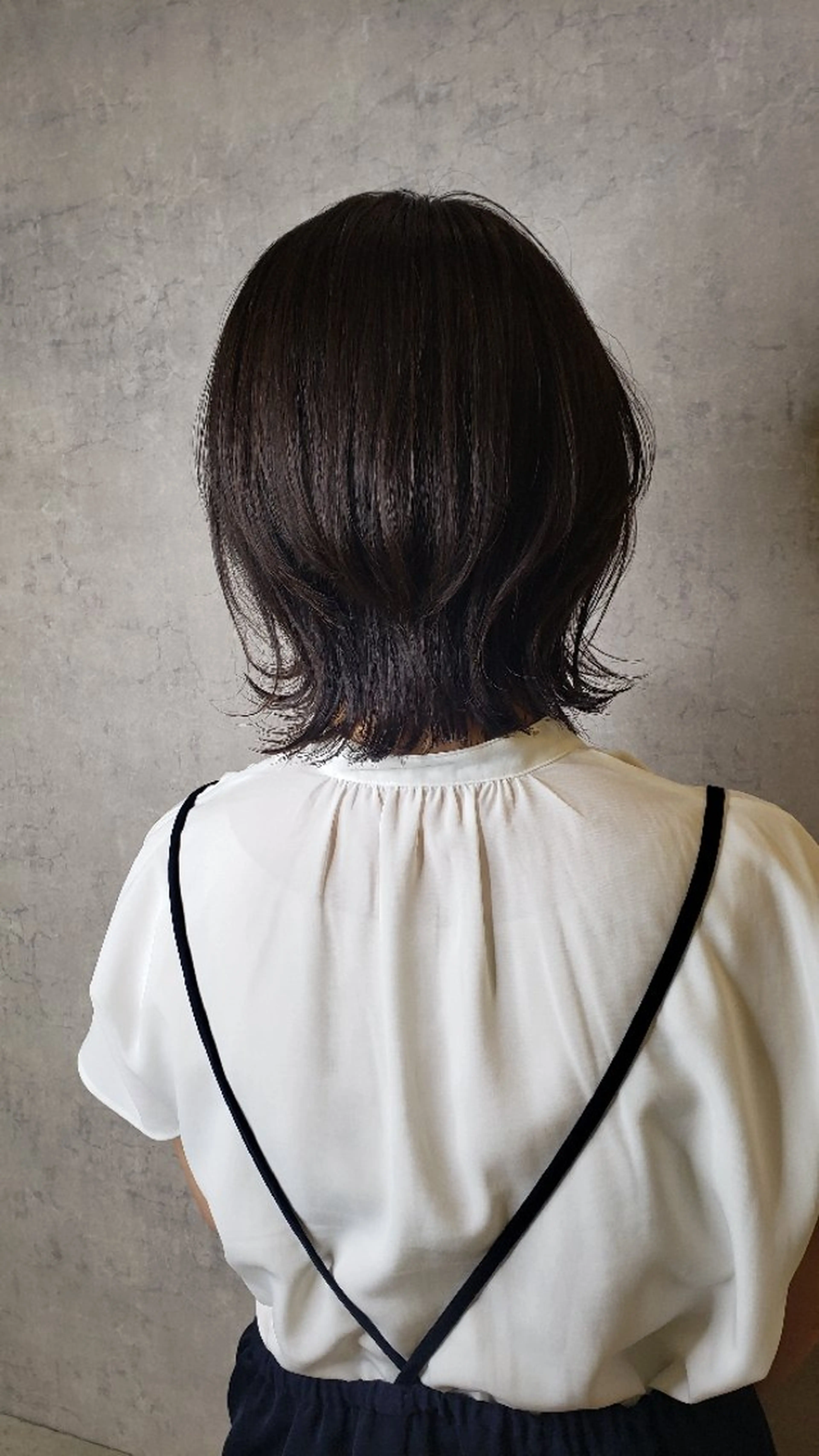 ミディアム ウルフカット FOCUS北小金所属・🤍山岸 彩花🤍のヘアスタイル