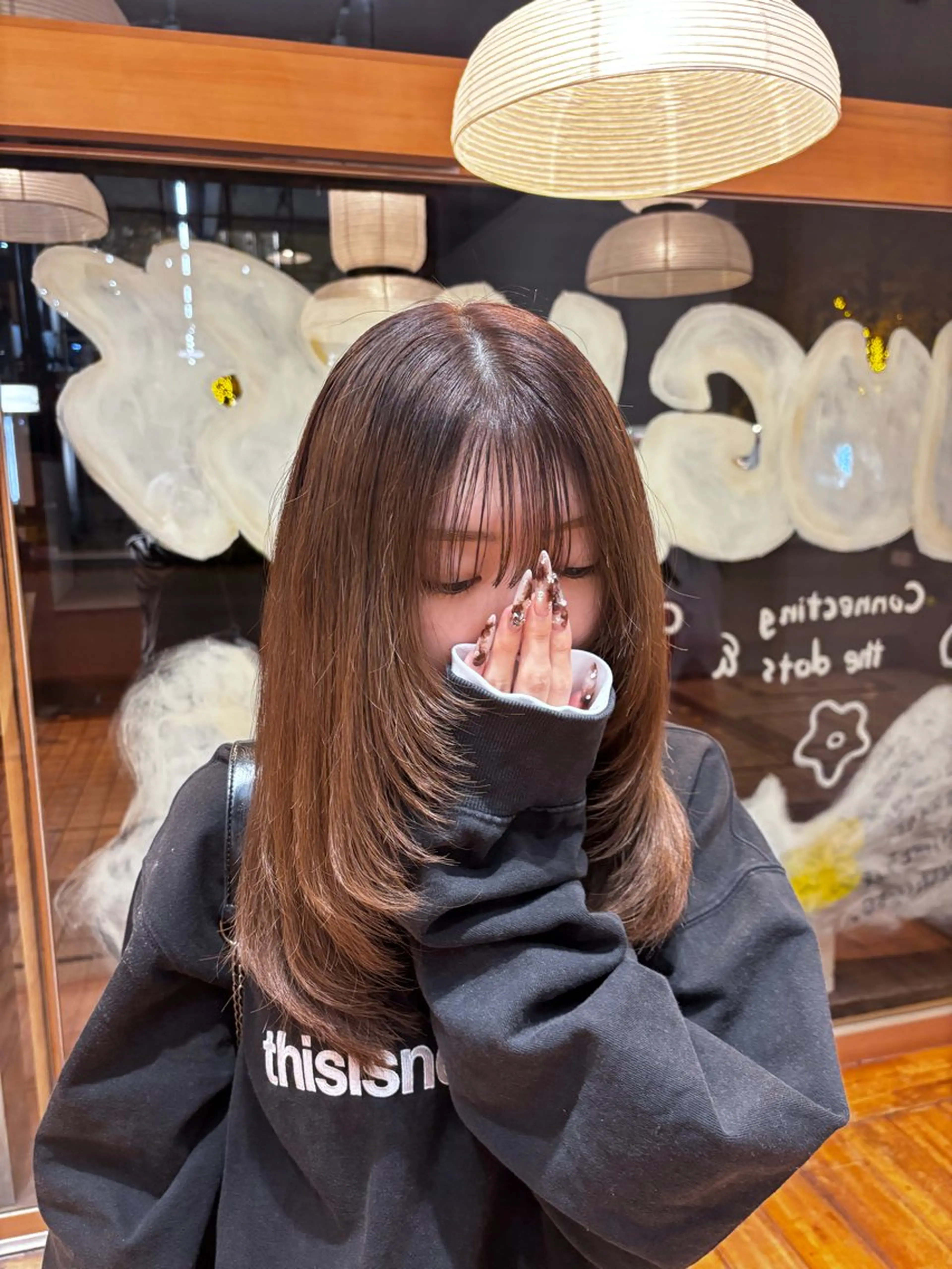 ロング ロングレイヤー 顔周りカット レイヤーカット ロング カット IO所属・楢本 莉子のヘアスタイル