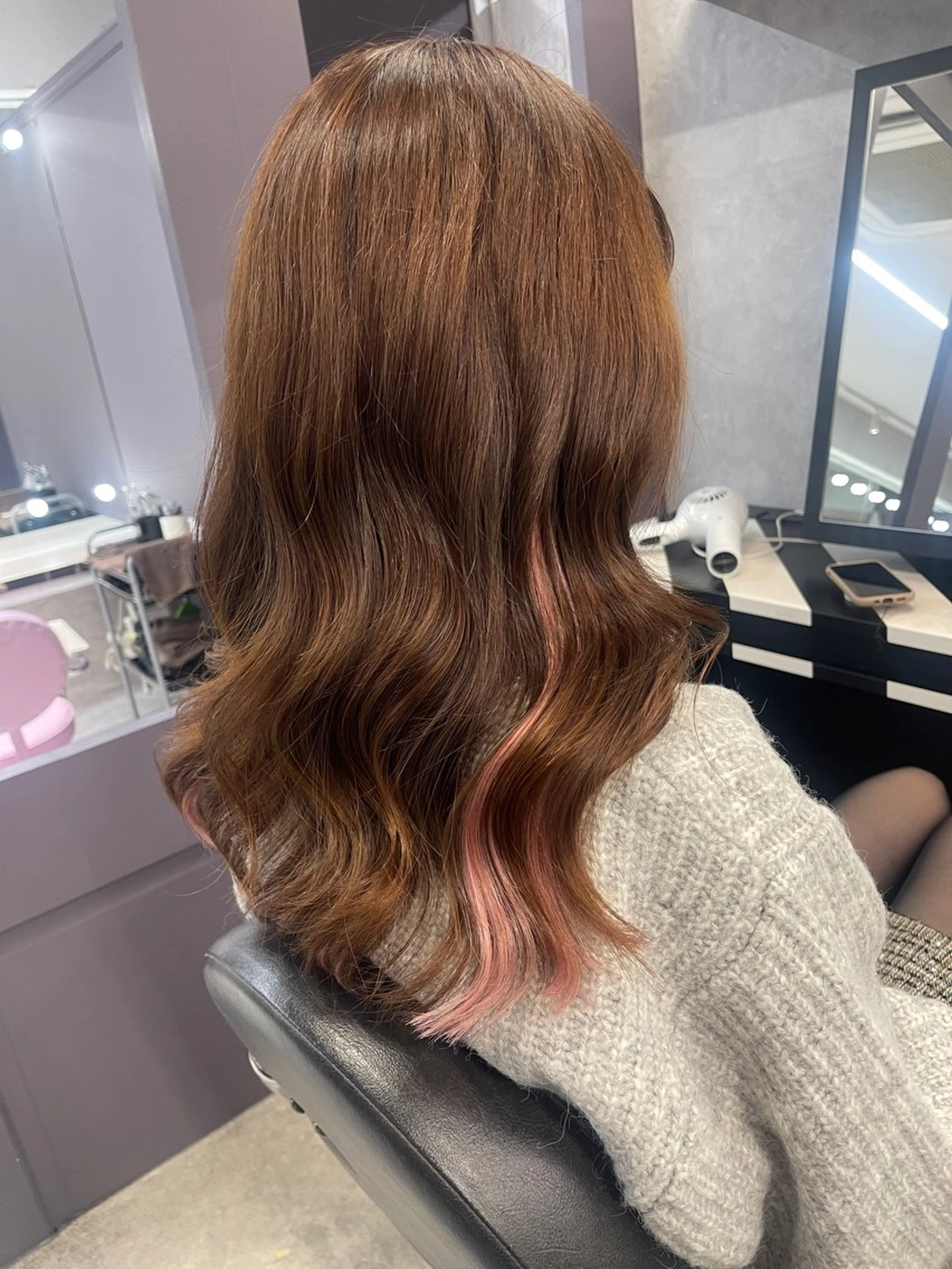 ロング カラー ブリーチ ケアブリーチ カット ヘアカラー エクステ オフホワイトアンドなんば所属・福西 洋斗のヘアスタイル