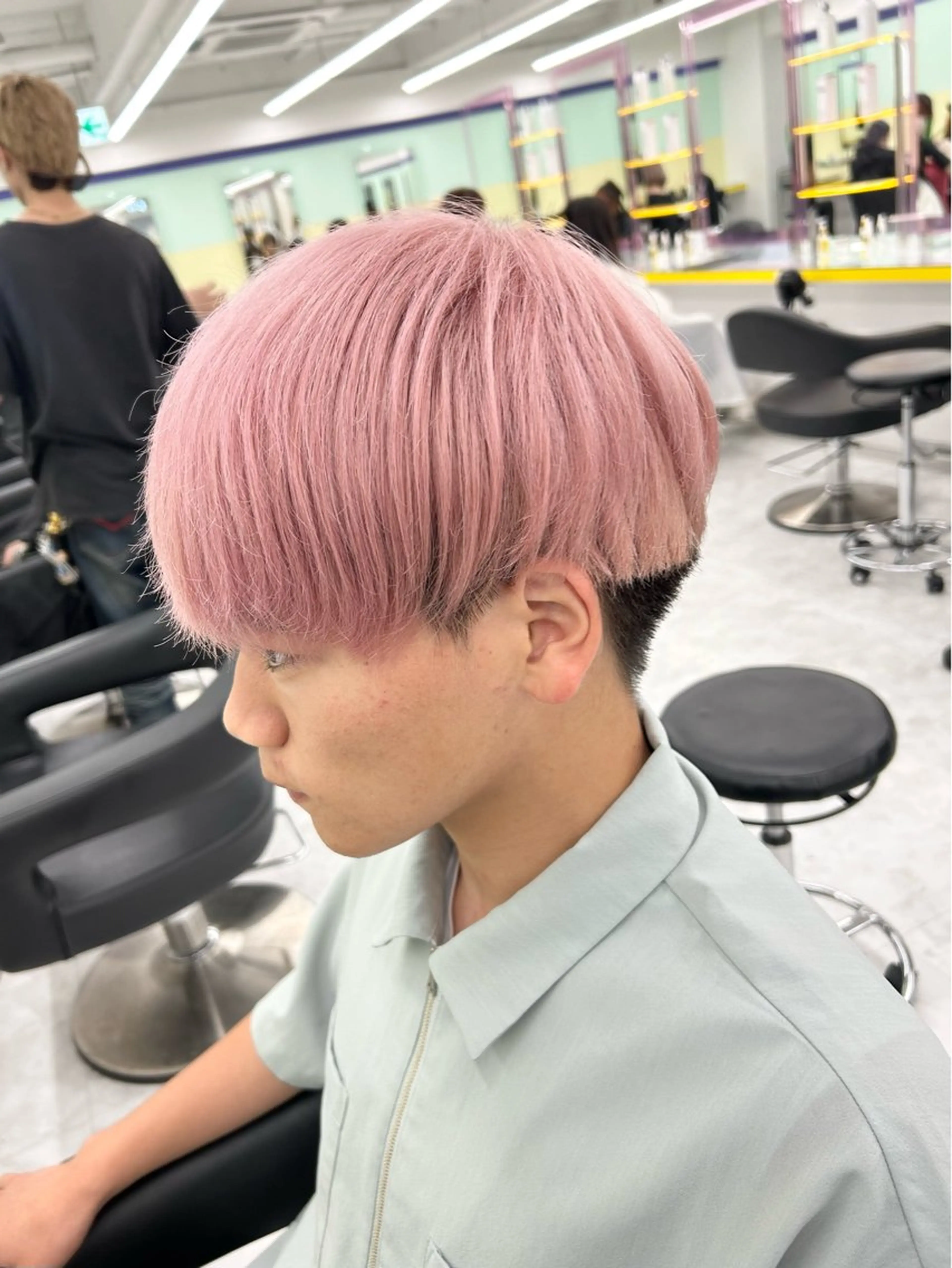 カラー ヘアカラー トリートメント ハイトーンカラー 🦄レイヤーカットのヘアスタイル