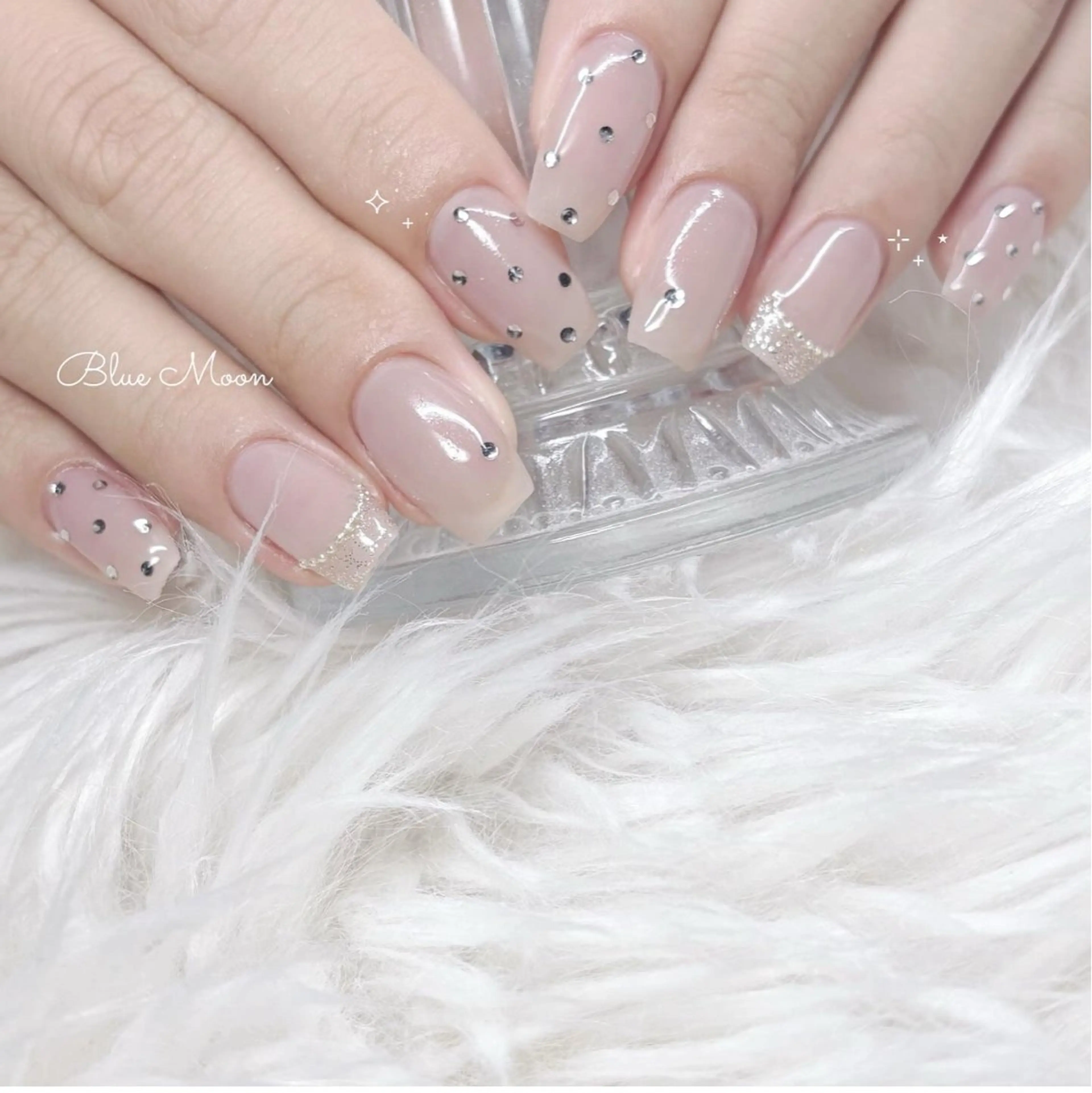 ネイル ストーンネイル ハンドネイル フットネイル ハンドケア nail salon Blue Moonのネイルデザイン