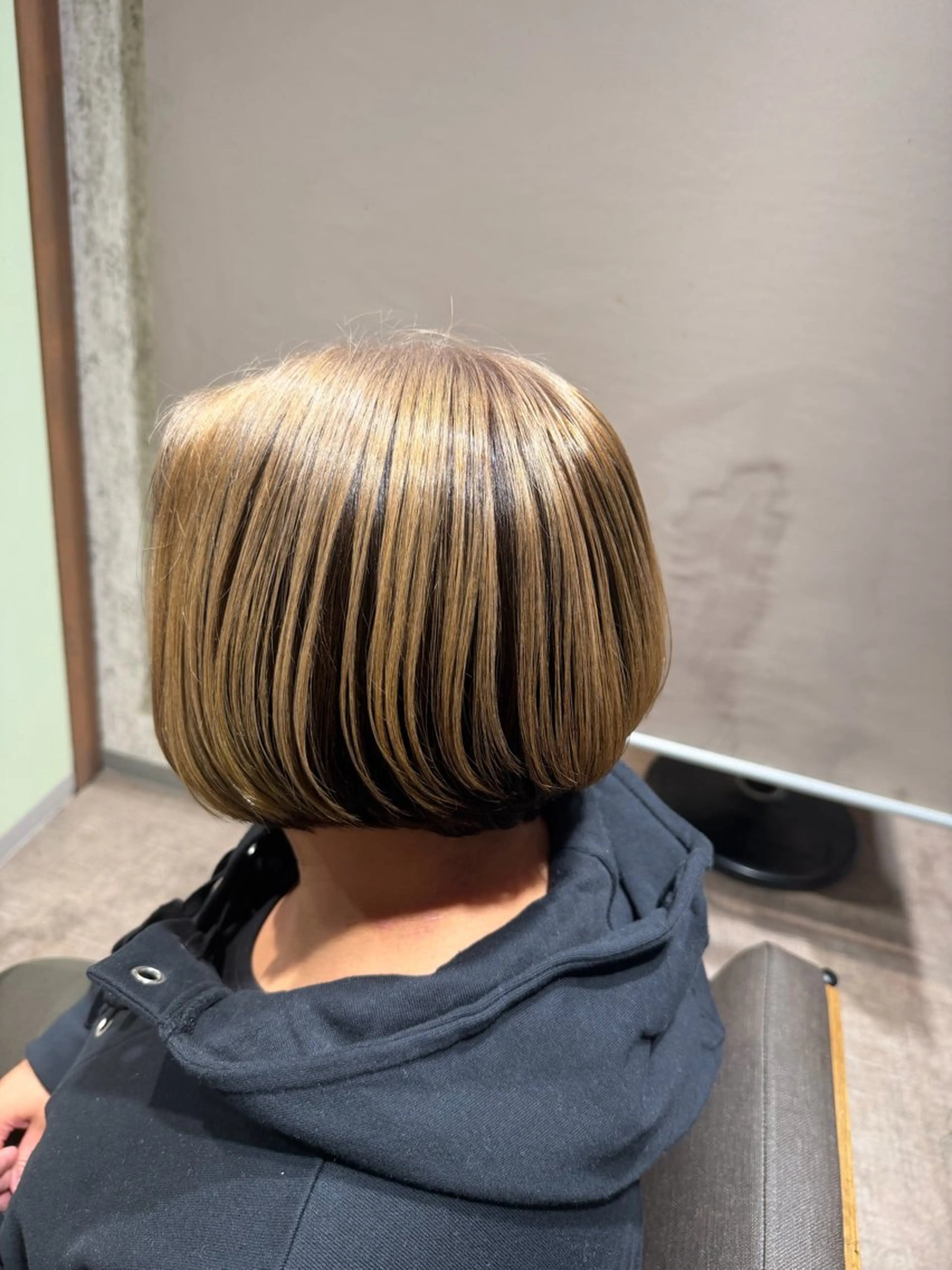 ショート カラー 岩本 優花のヘアスタイル